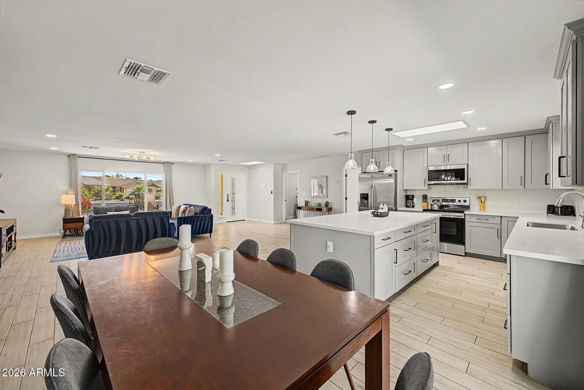 801 E Todd Dr — photo 2