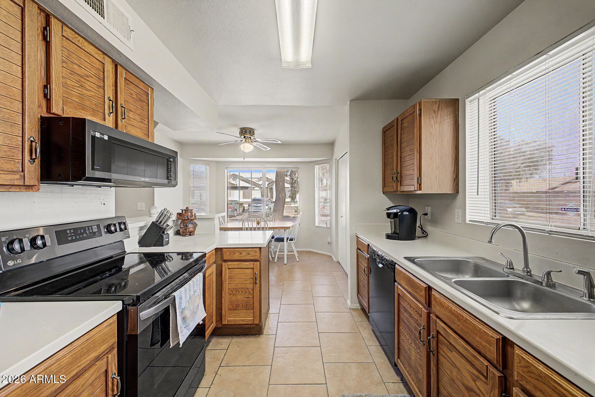 8520 W Palm Ln 1067 — photo 1