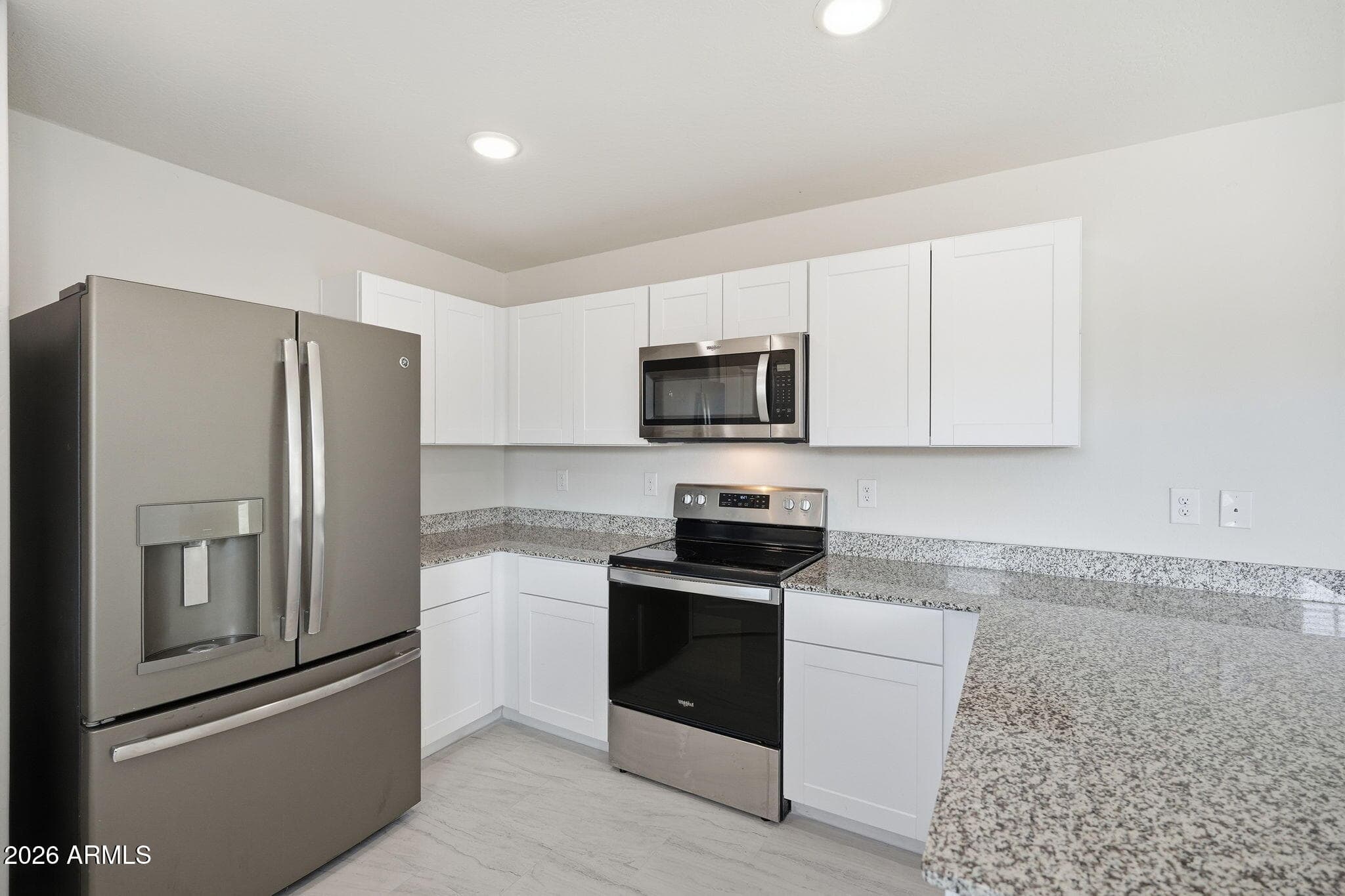 218 S Apache Ave — photo 2