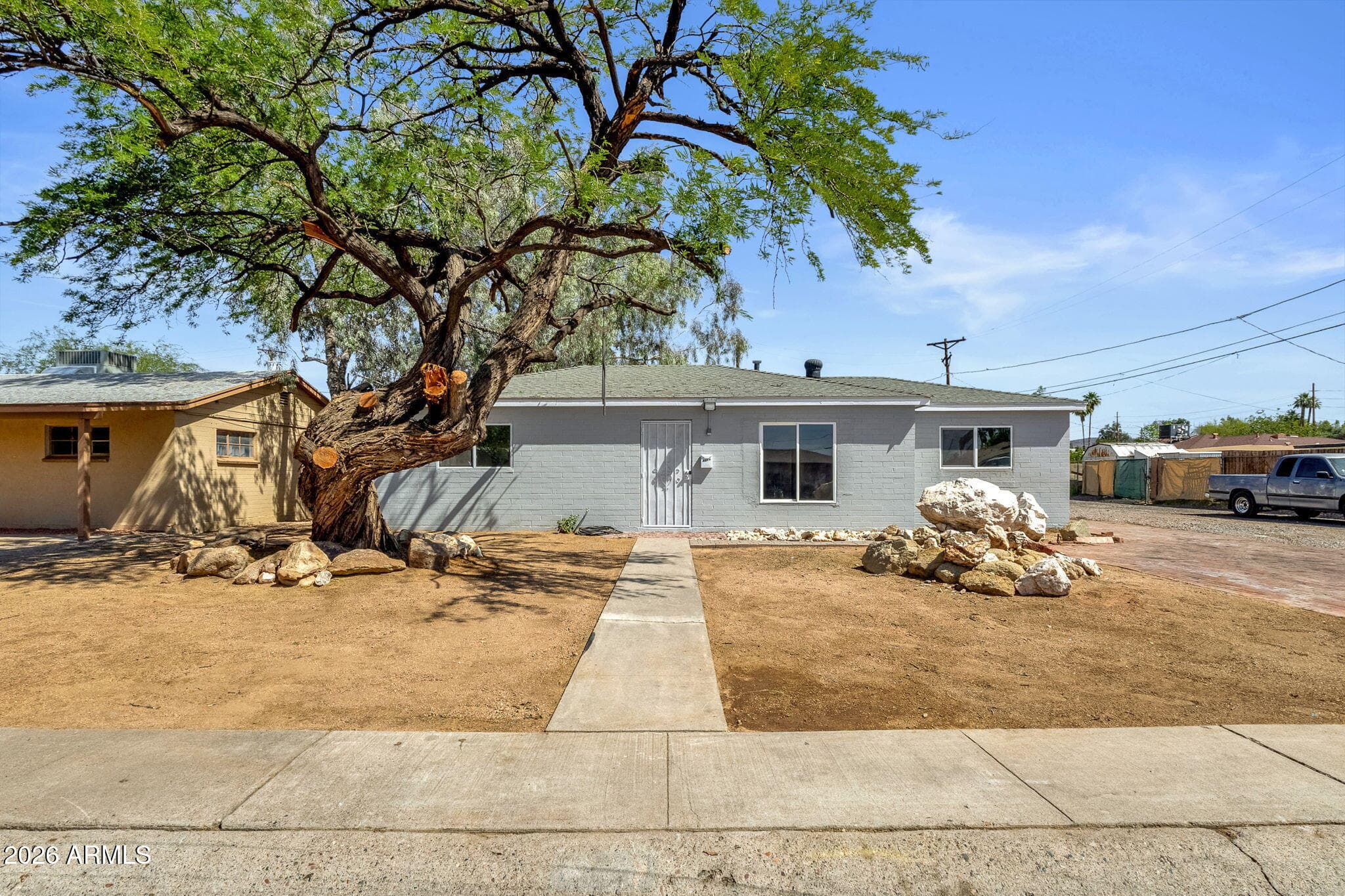 2728 W El Caminito Dr — photo 1