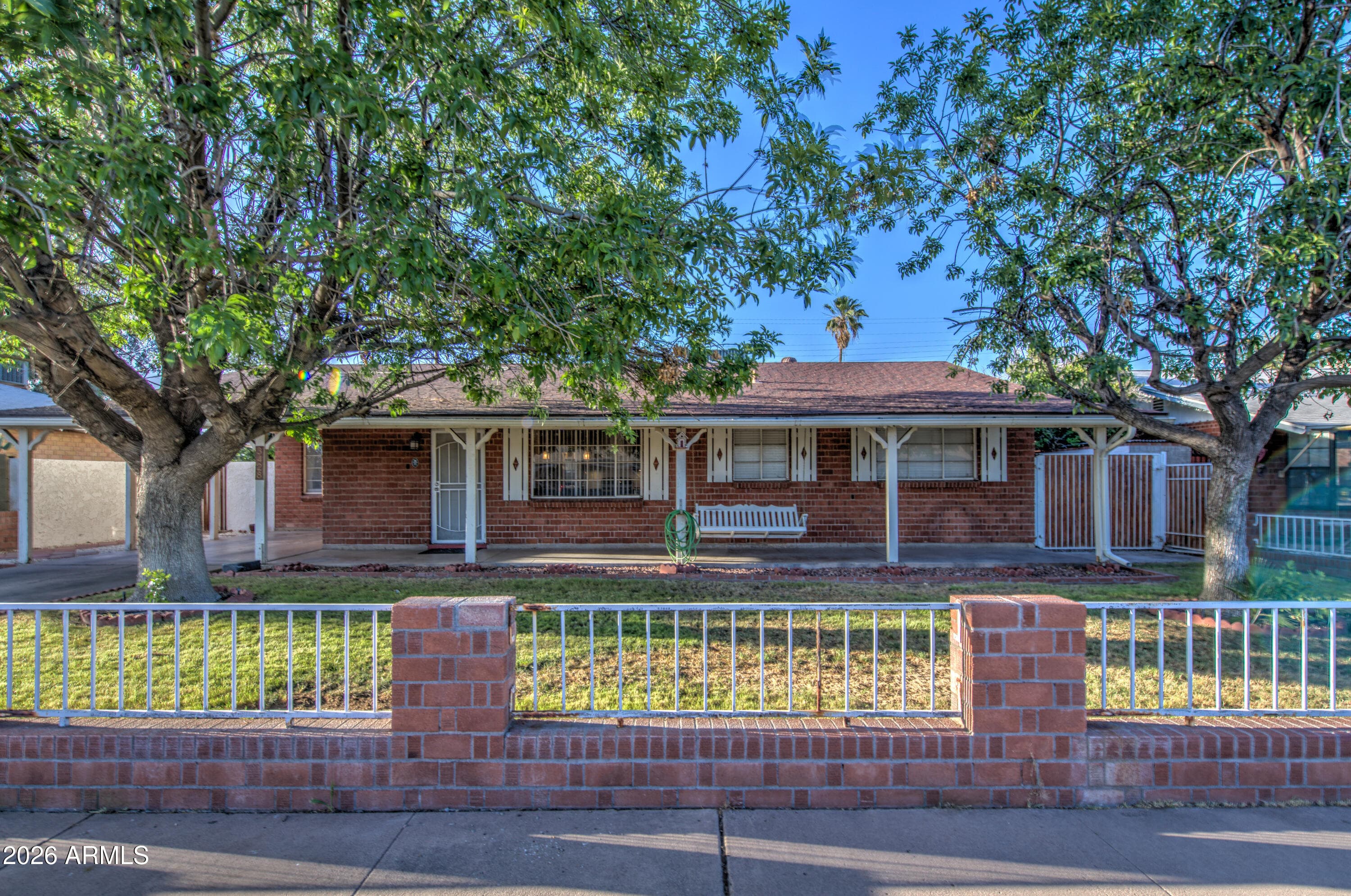 3428 W Tuckey Ln — photo 1
