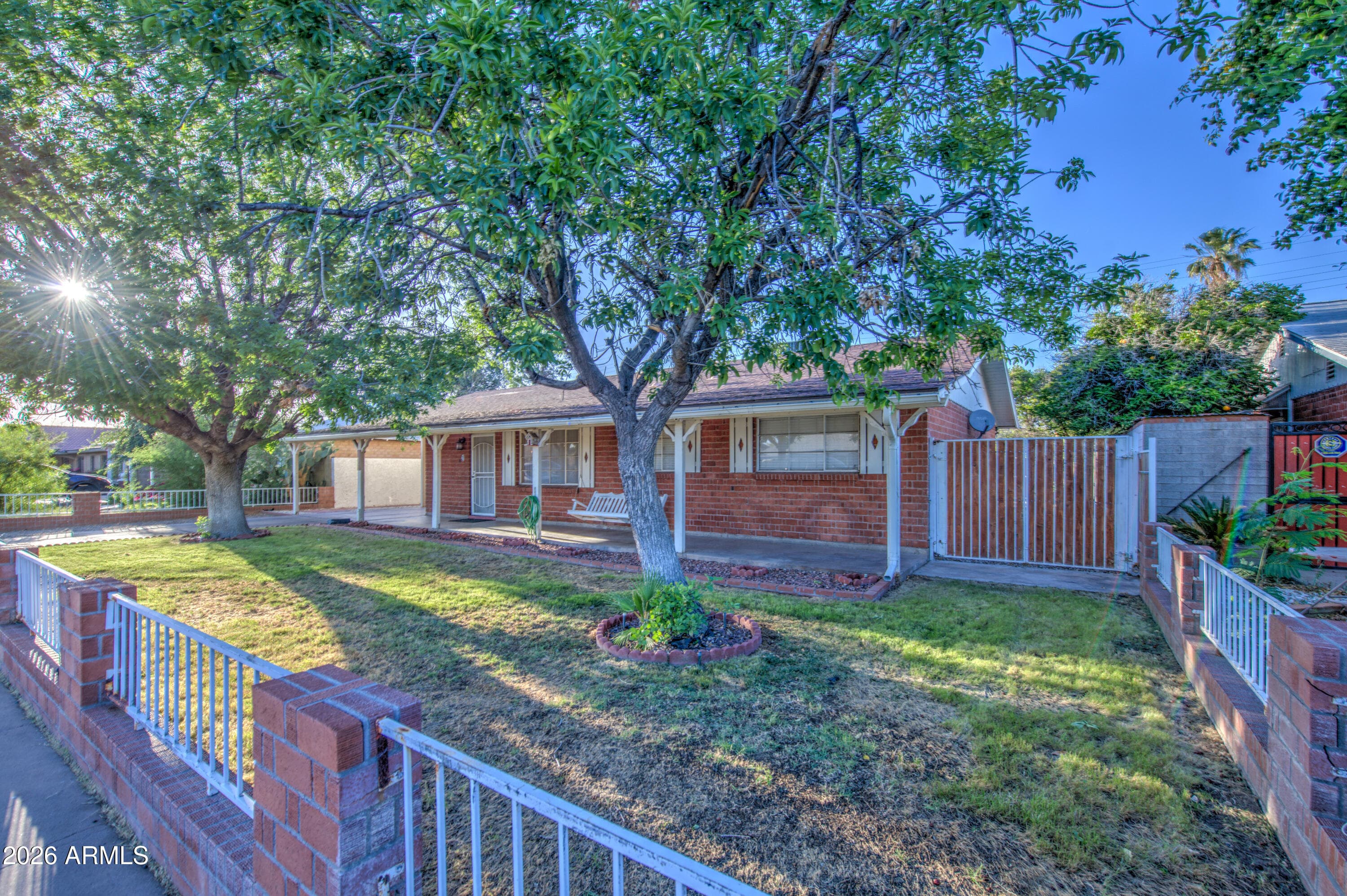 3428 W Tuckey Ln — photo 2