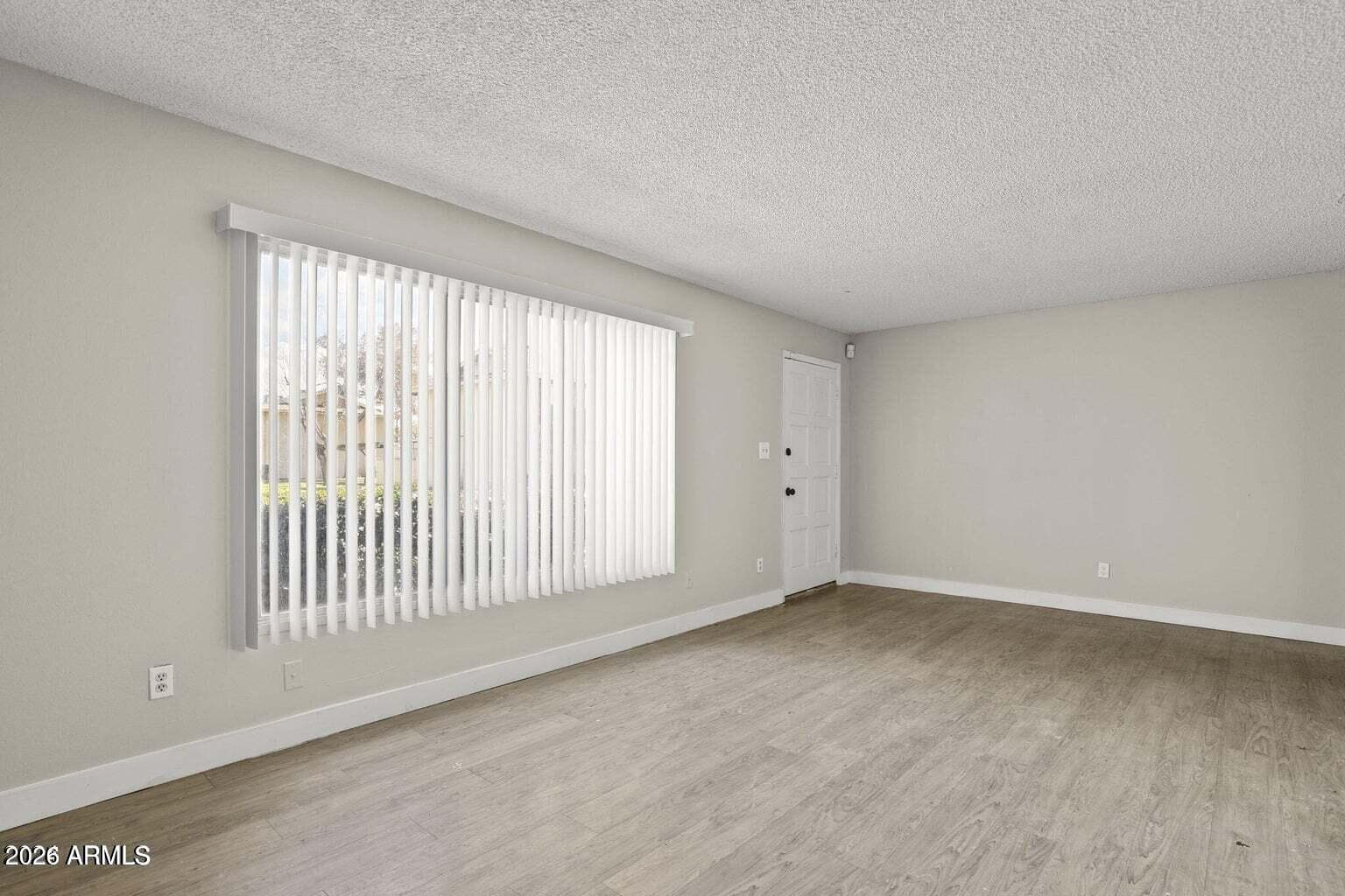 6625 N 44th Ave — photo 2