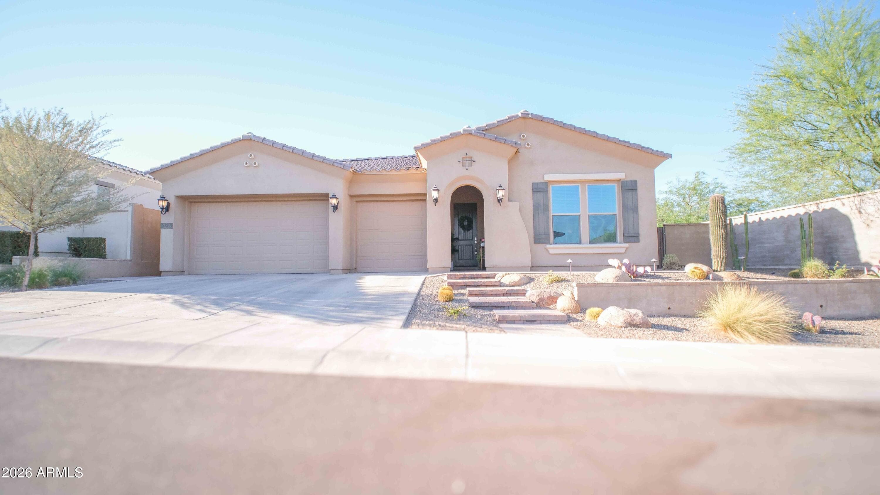 21238 W Minnezona Ave — photo 2