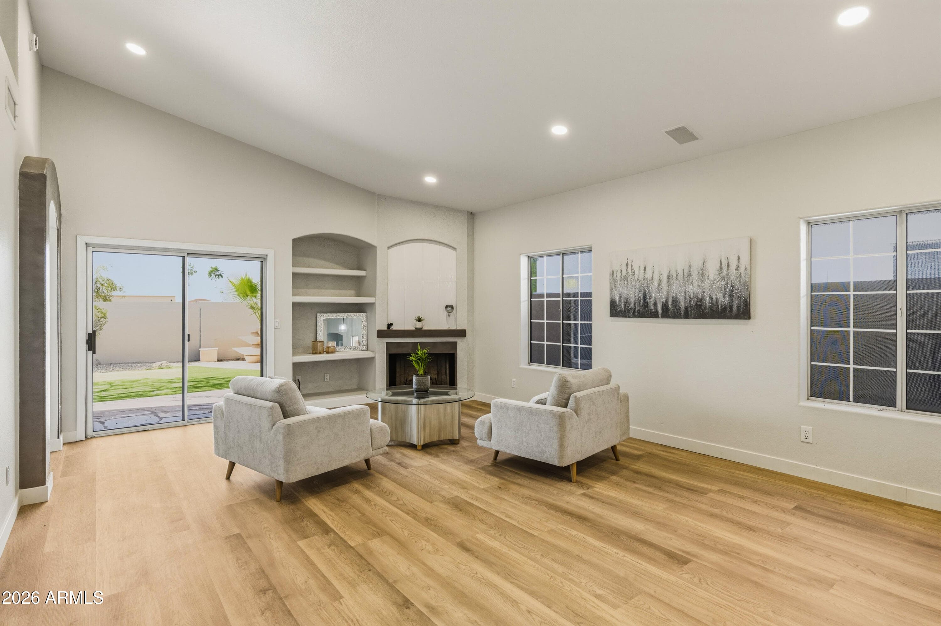 2907 E Nisbet Ct — photo 1