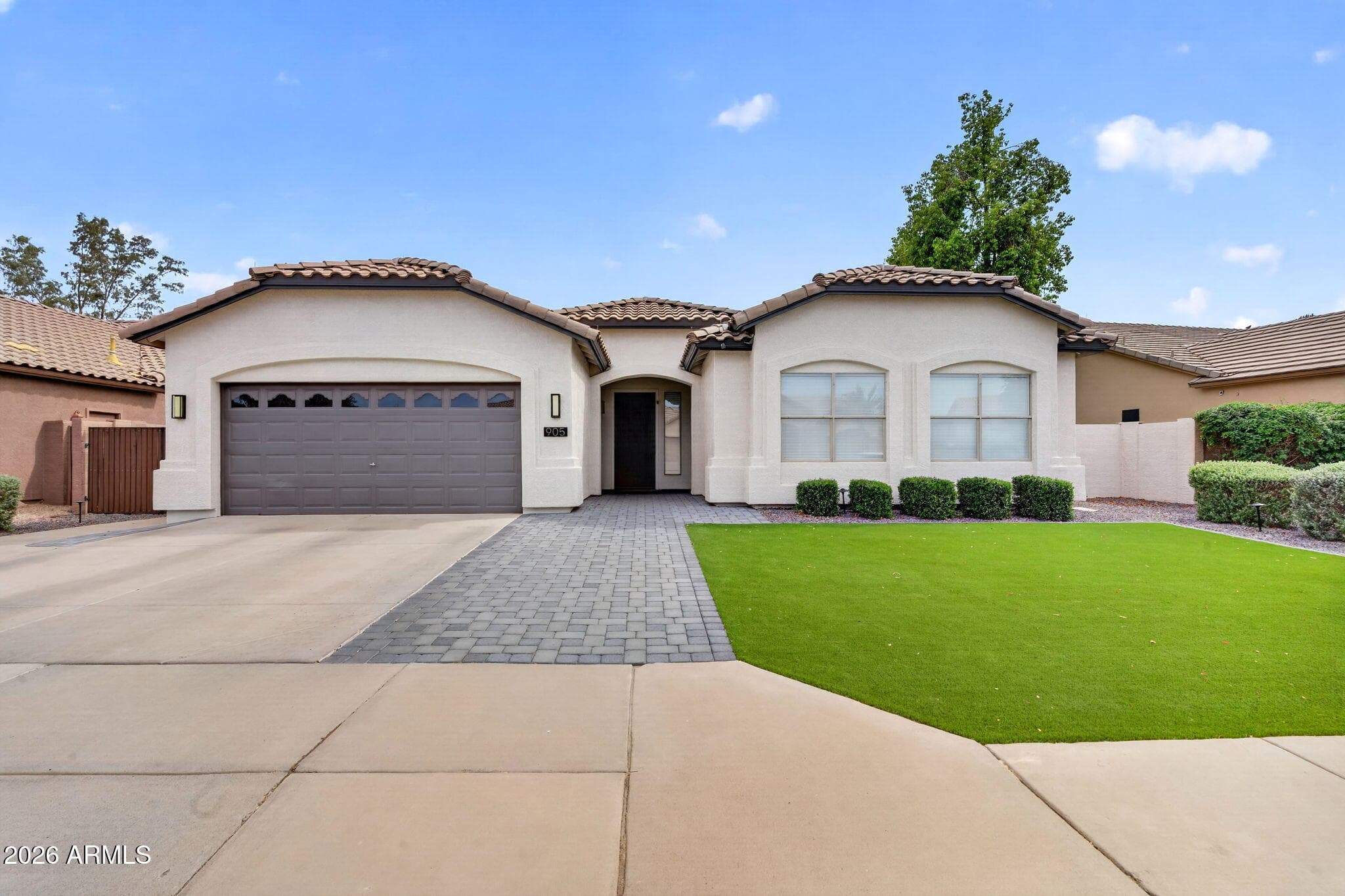 905 W Beechnut Dr — photo 1