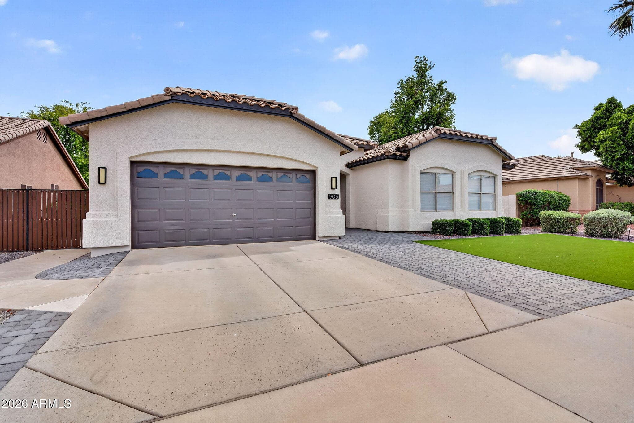 905 W Beechnut Dr — photo 2