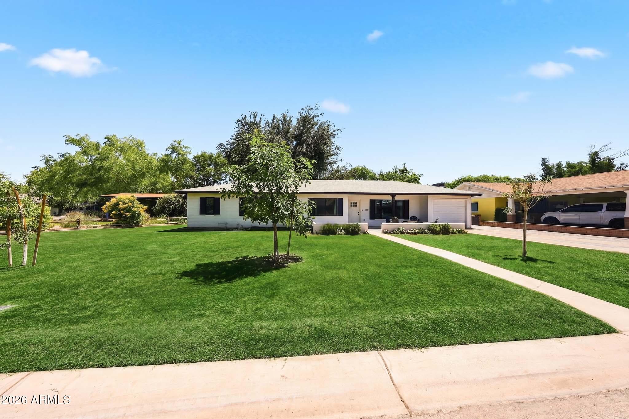 117 E Vista Del Cerro Dr — photo 2