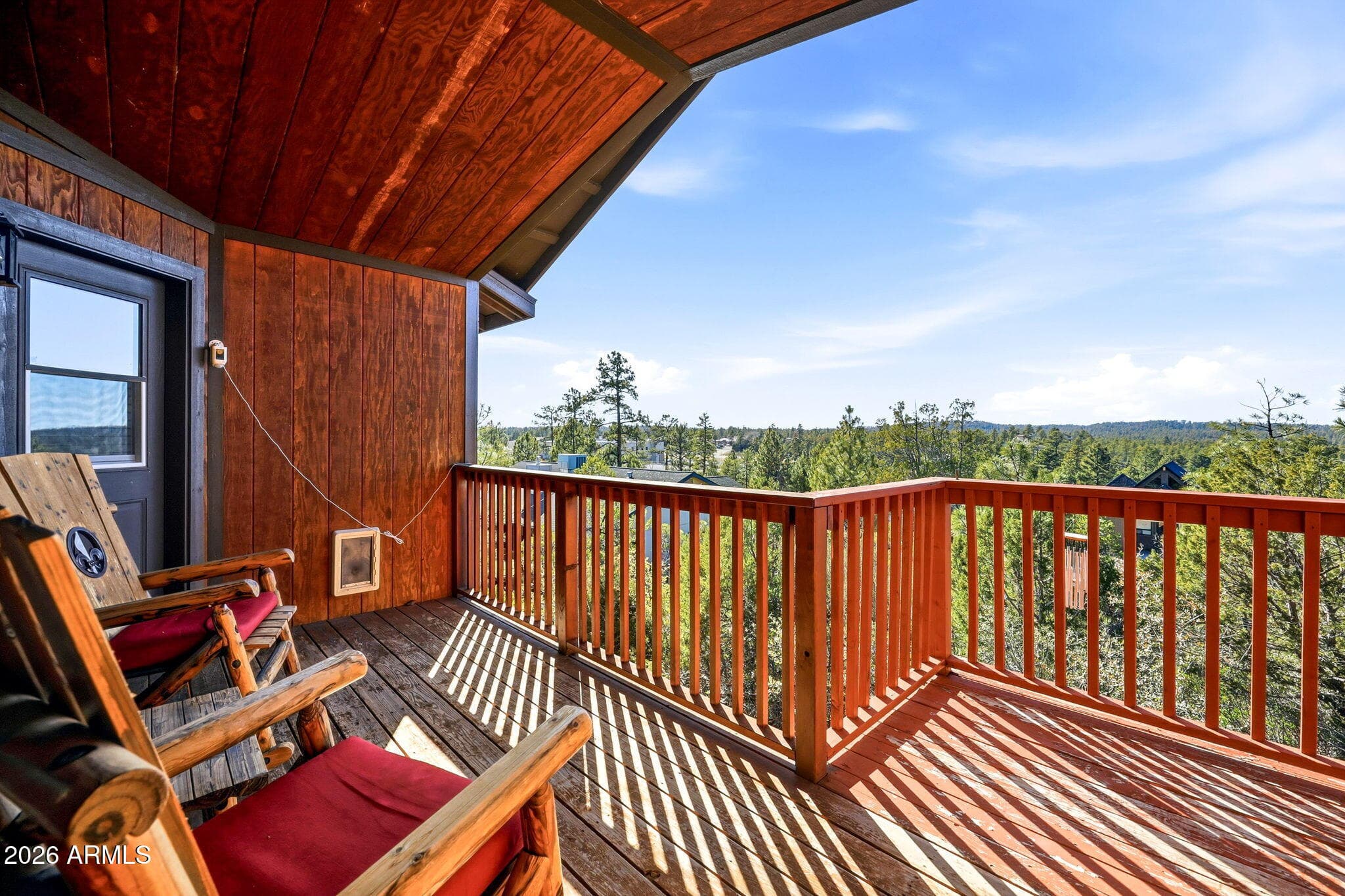 2310 Evergreen Ln — photo 2