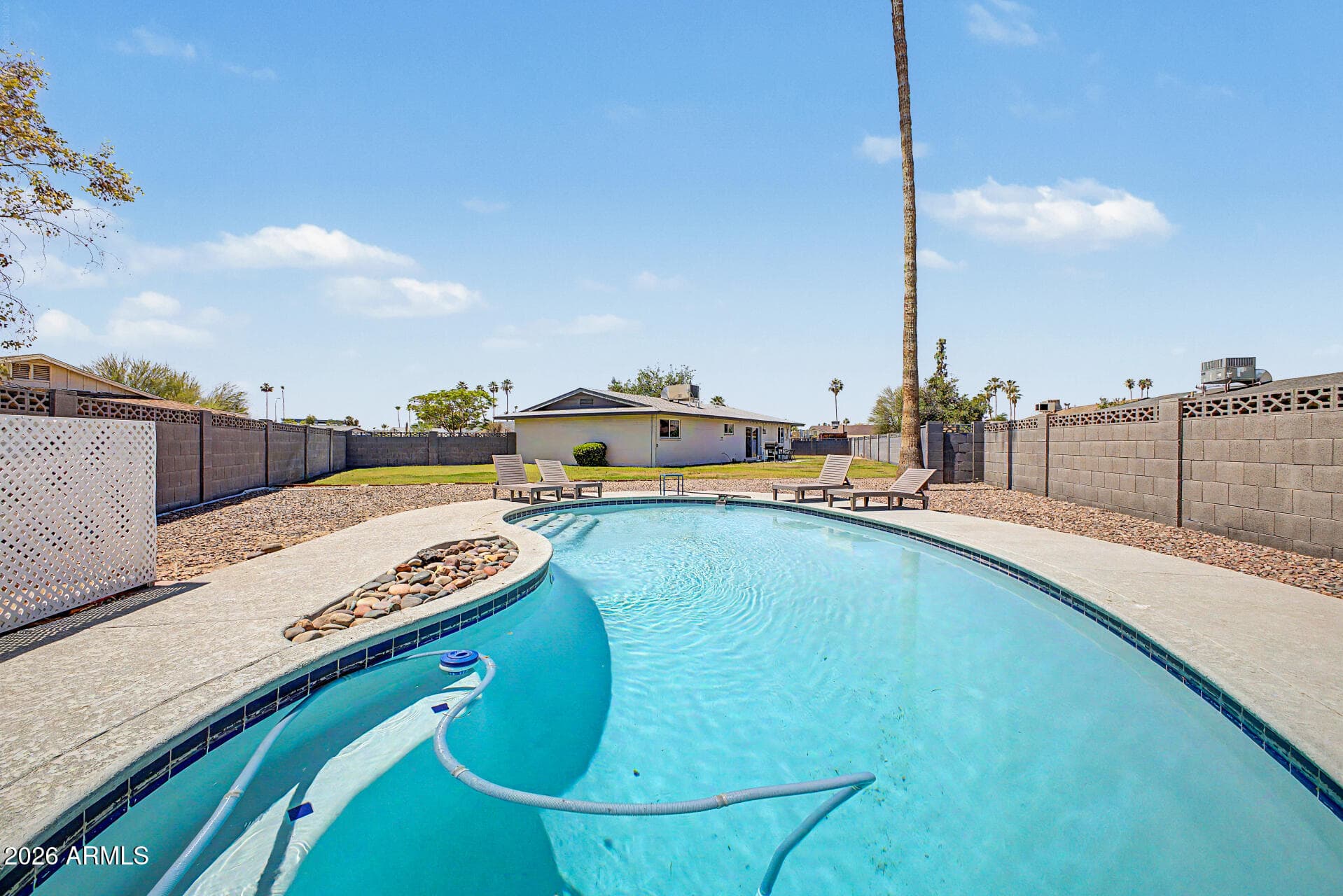 1882 E Loma Vista Dr — photo 25