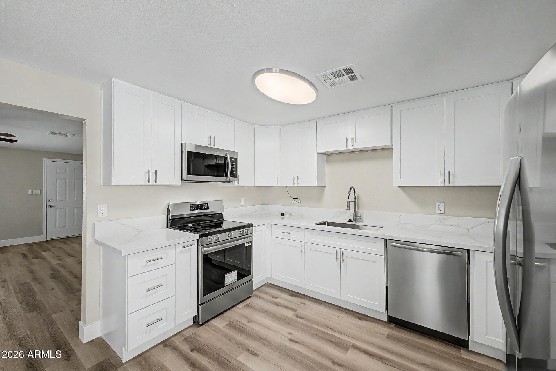 4110 N 71ST LN - Photo 2