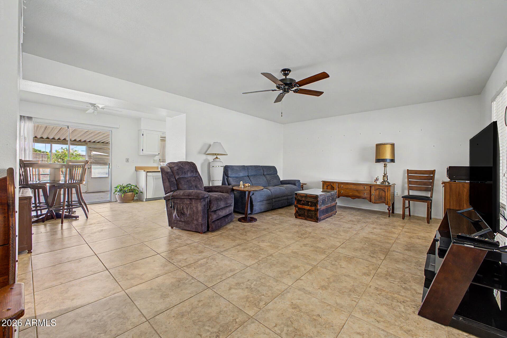 16213 N Meadow Park Dr — photo 2