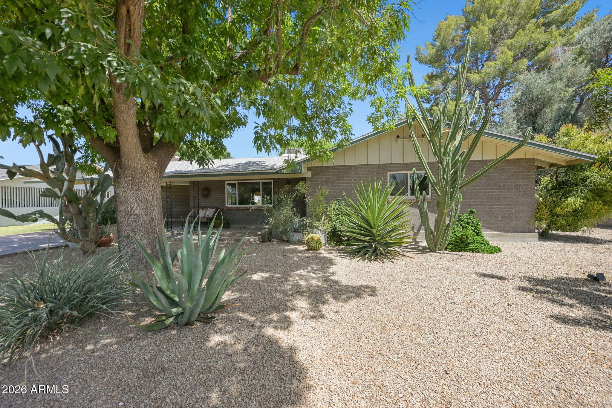 2207 S Sierra Vista Dr — photo 1