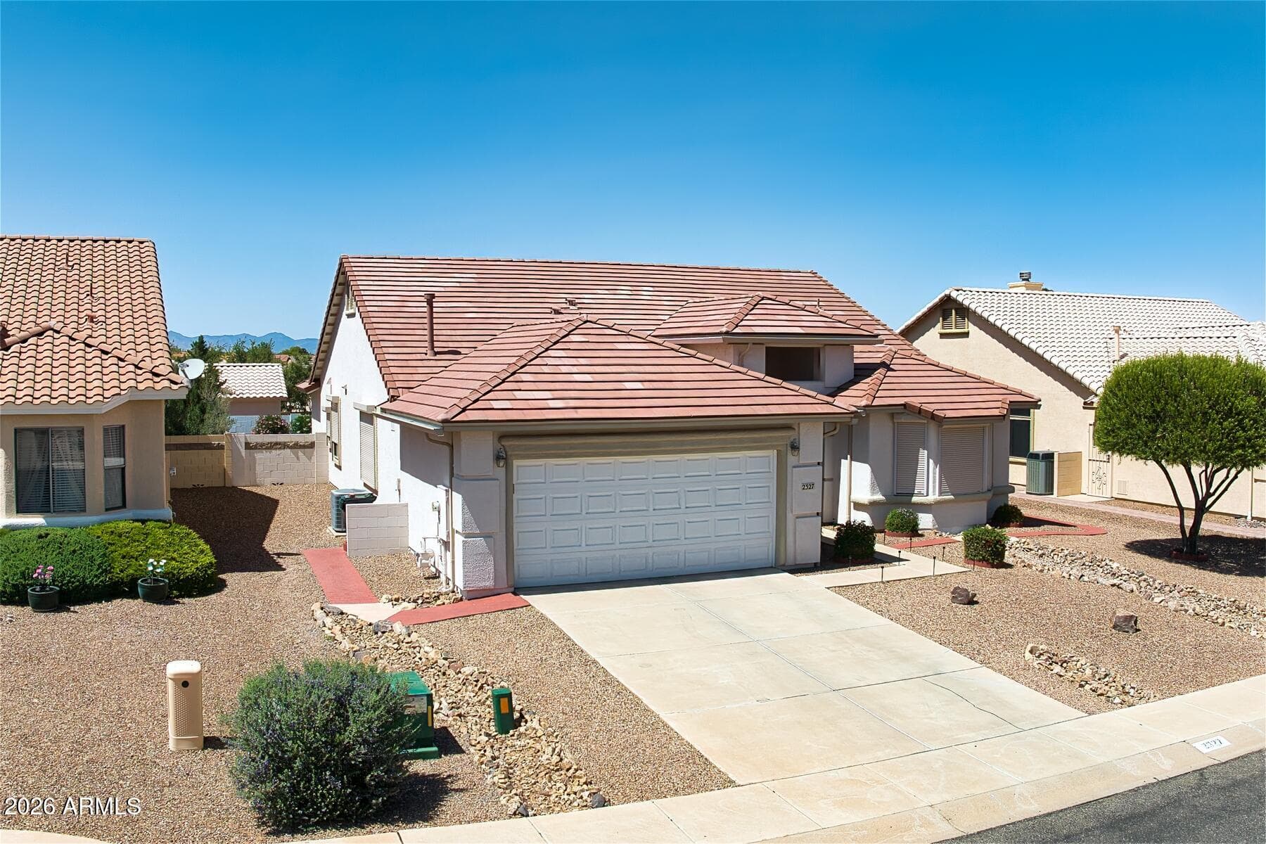 2327 Glenview Dr — photo 2