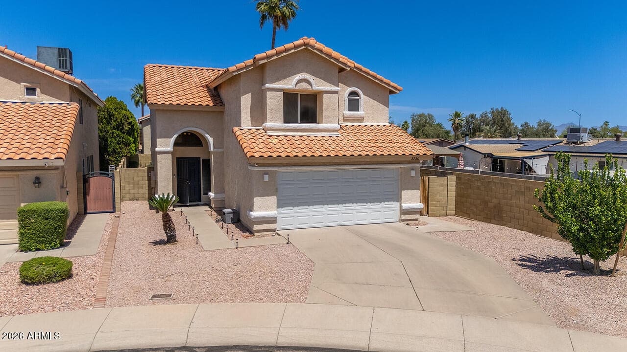 3230 E Altadena Ave — photo 1