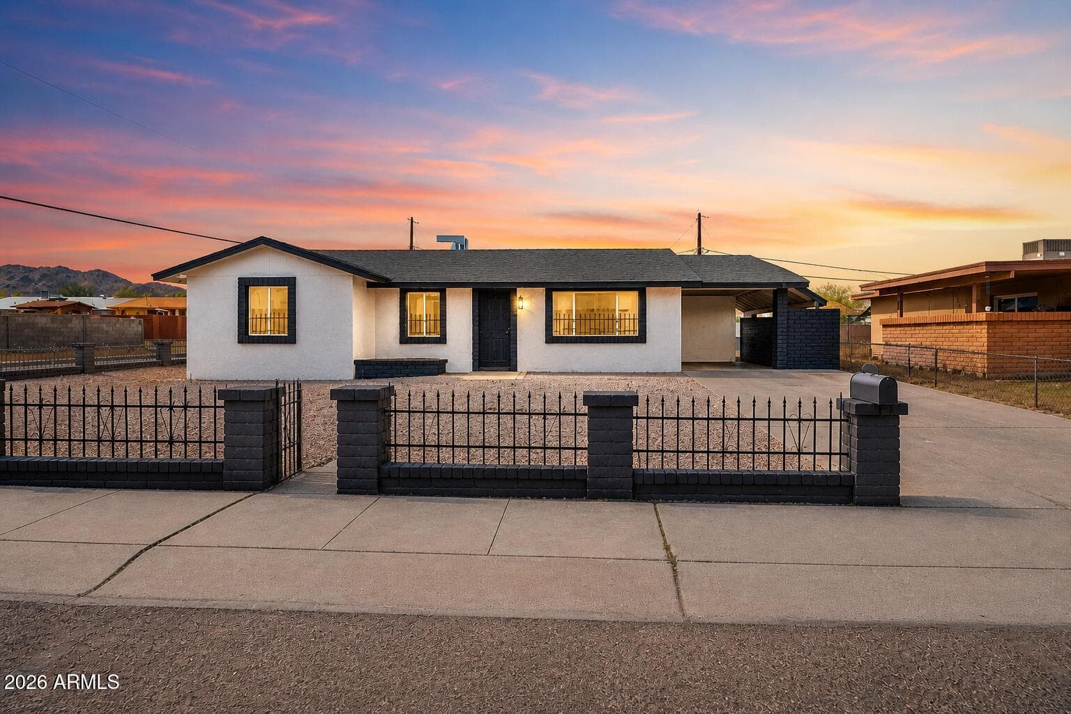 301 W Desert Dr — photo 1