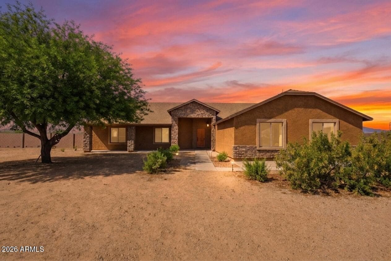 32324 N APACHE AVE - Photo 2