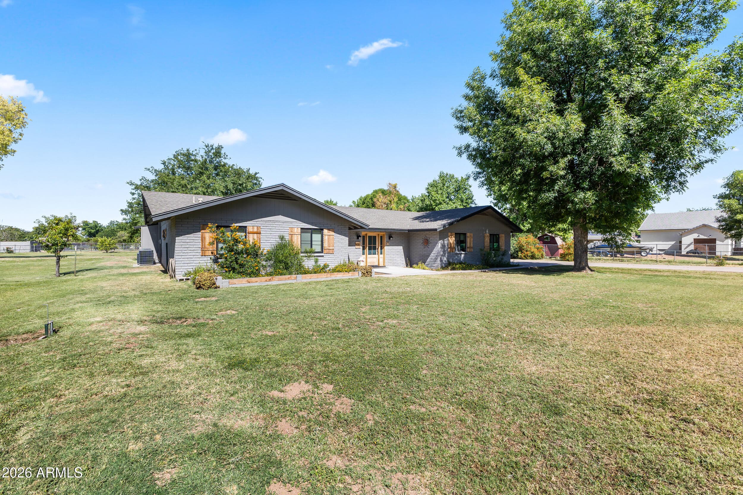 632 S PANDORA DR - Photo 2