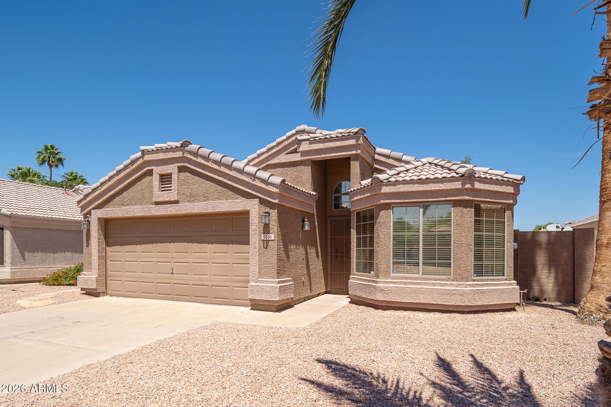 1616 W Kesler Ln — photo 2