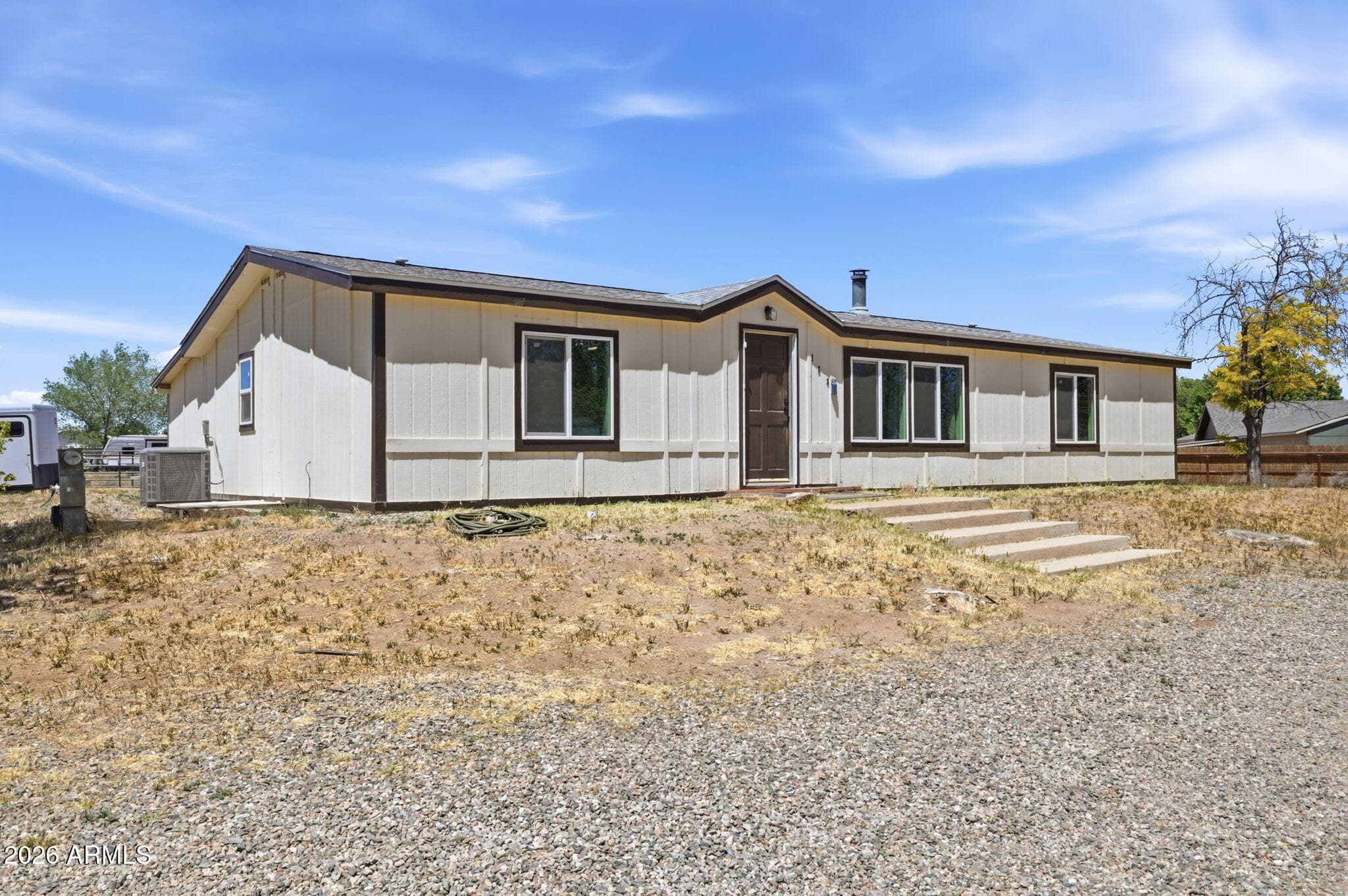 138 E Liana Dr — photo 1