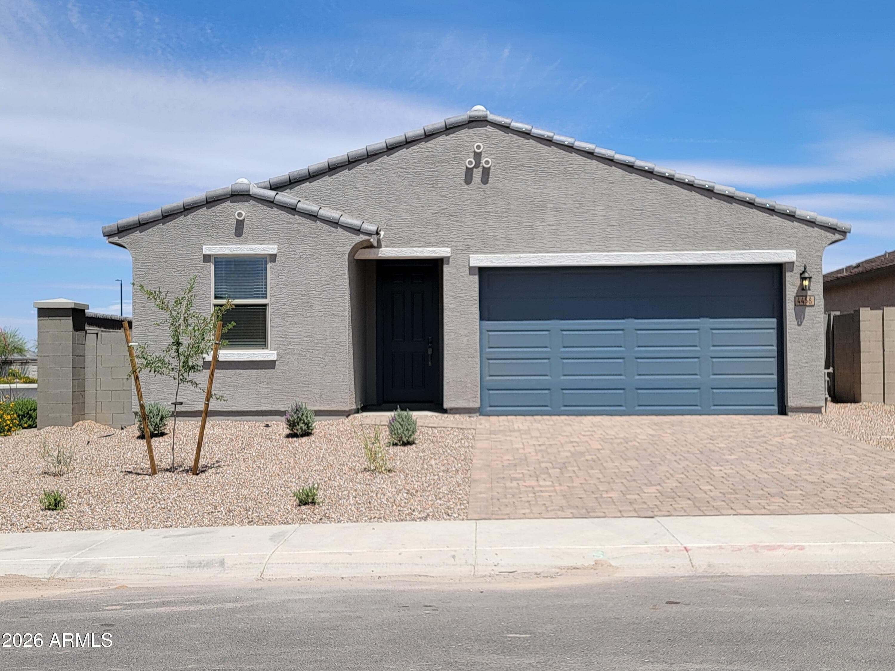 4458 W Hunter Trail — photo 1