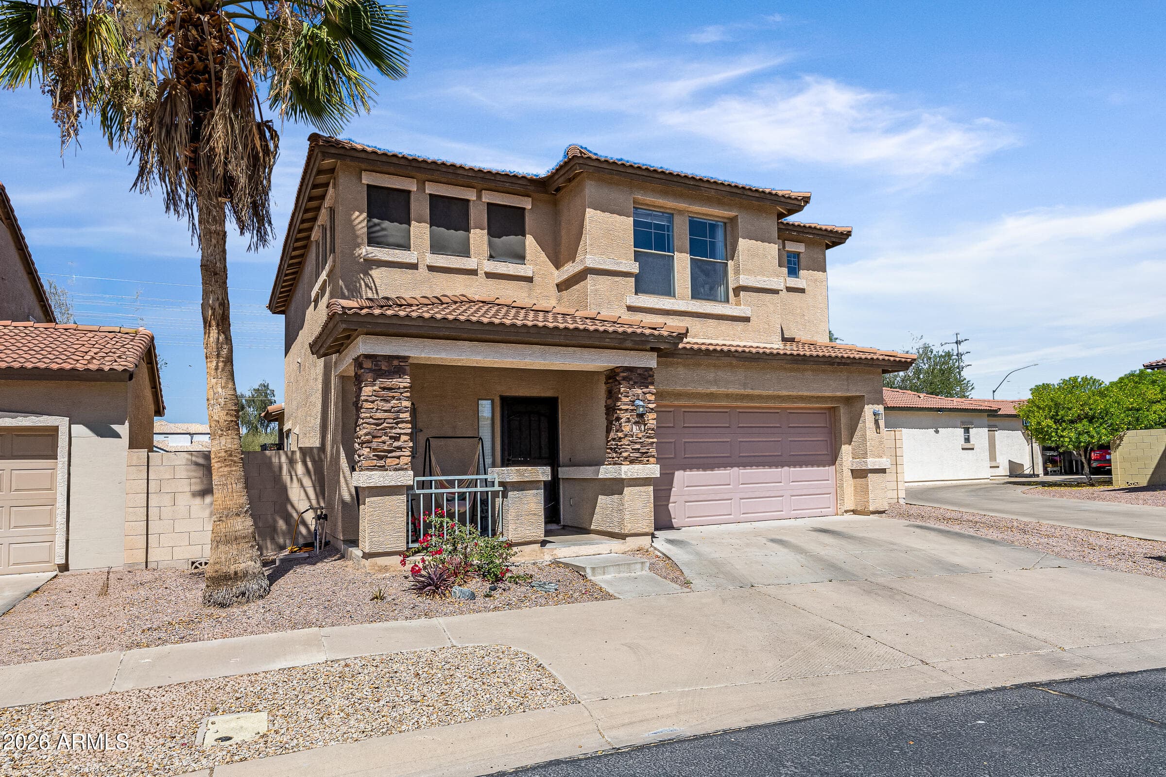 326 N SEYMOUR -- - Photo 1