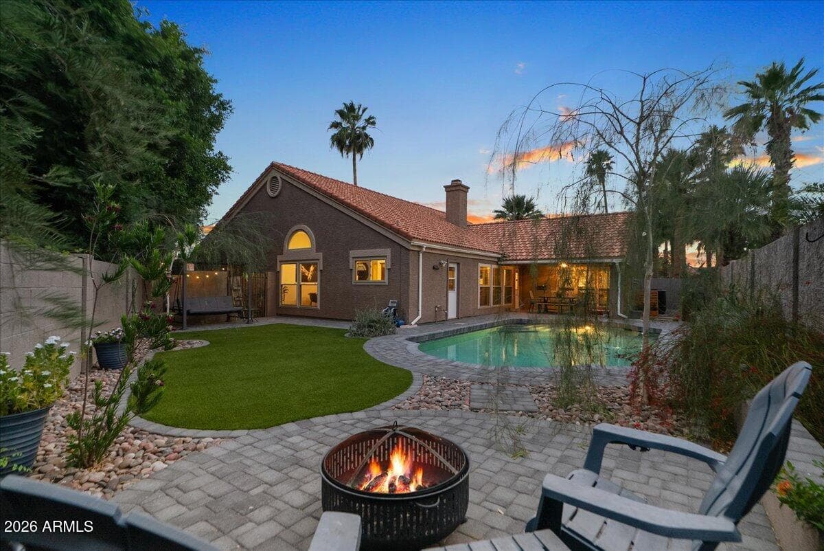3910 E Hiddenview Dr — photo 1