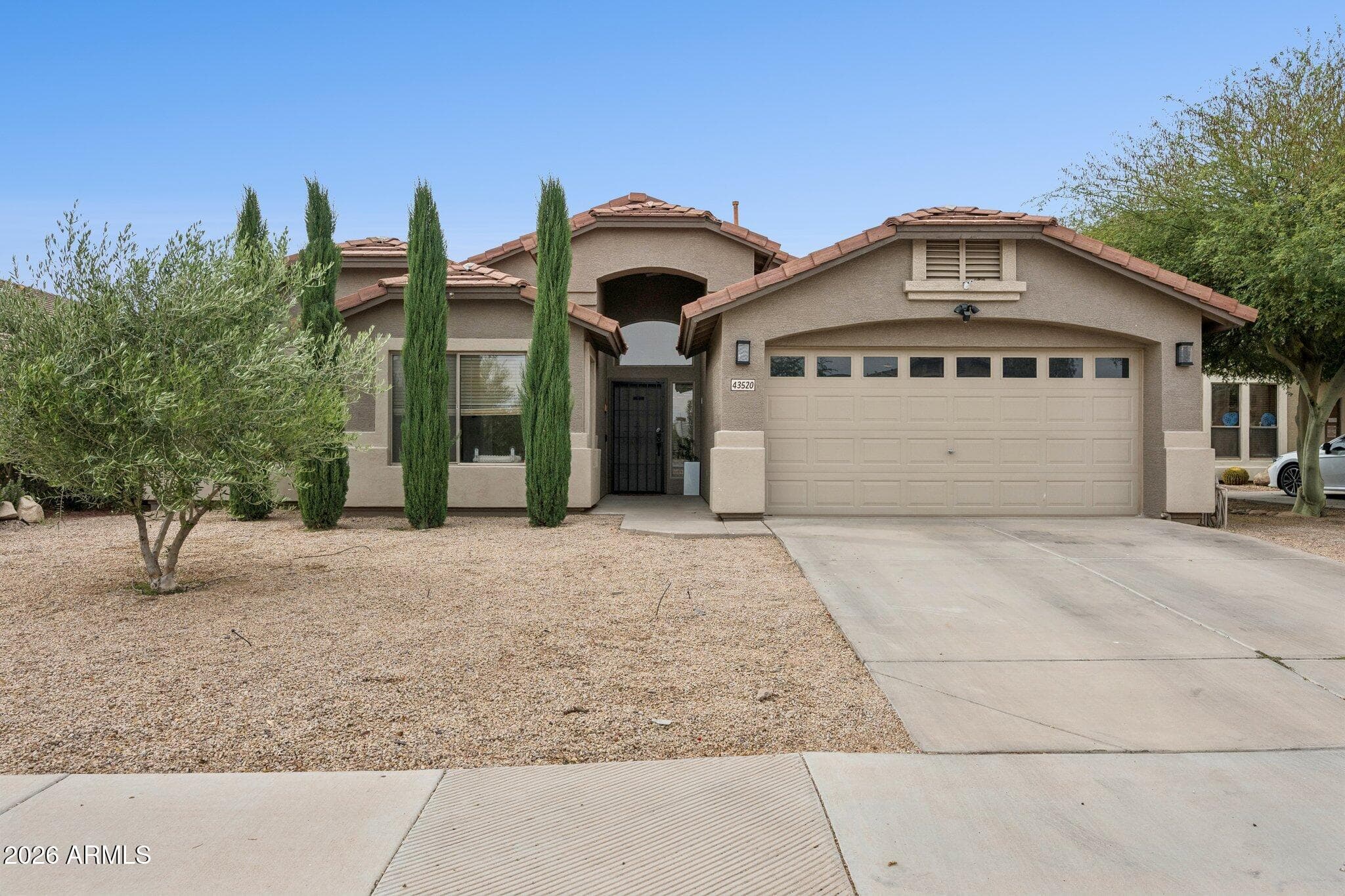 43520 W SUNLAND DR - Photo 1
