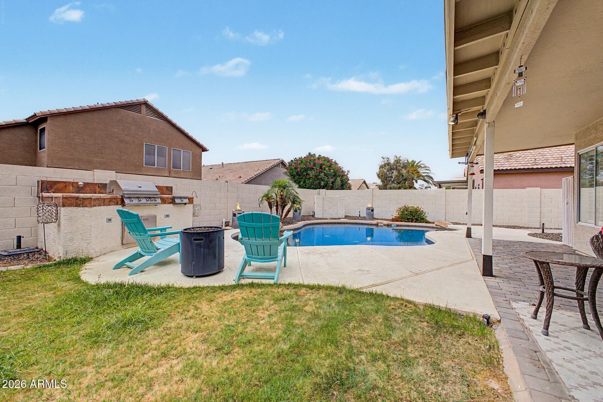 704 E Windsor Dr — photo 45