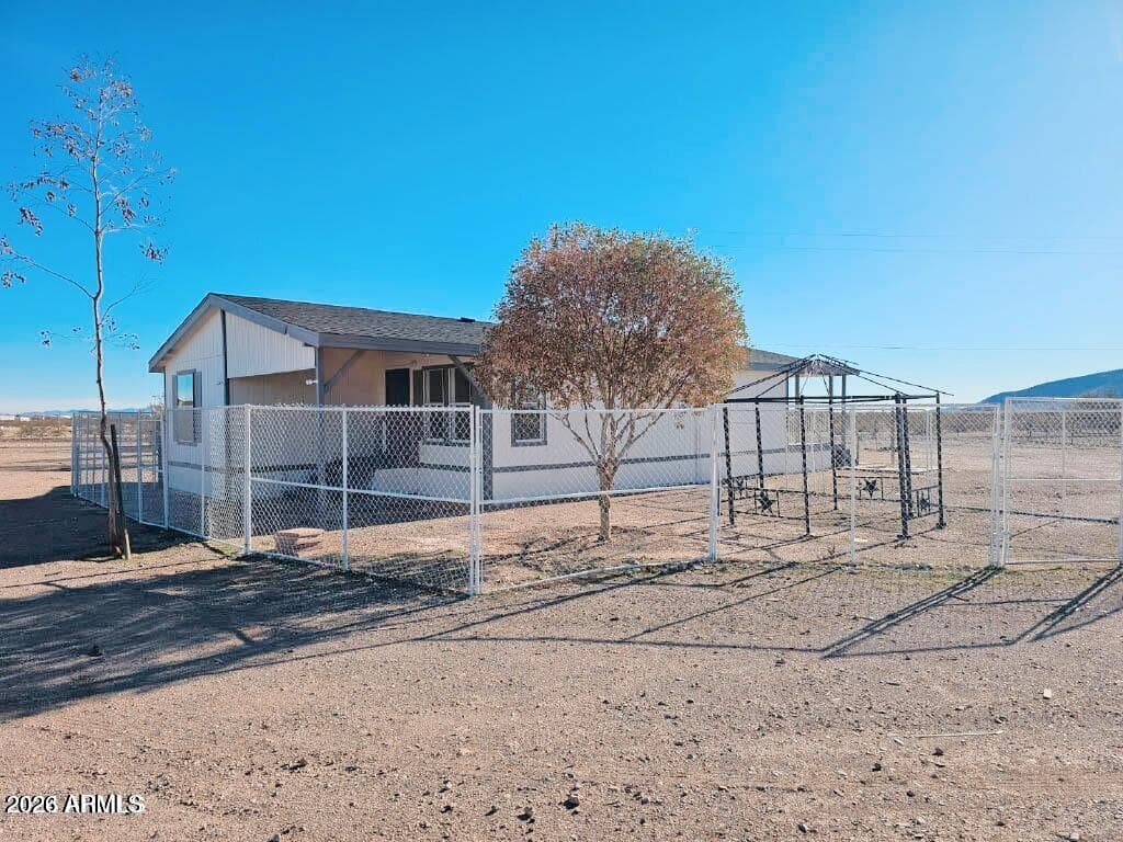 43104 W Catalina Dr — photo 2
