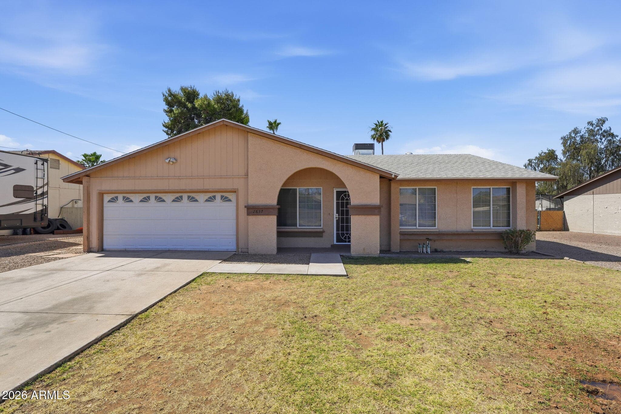 2837 W Grovers Ave — photo 1