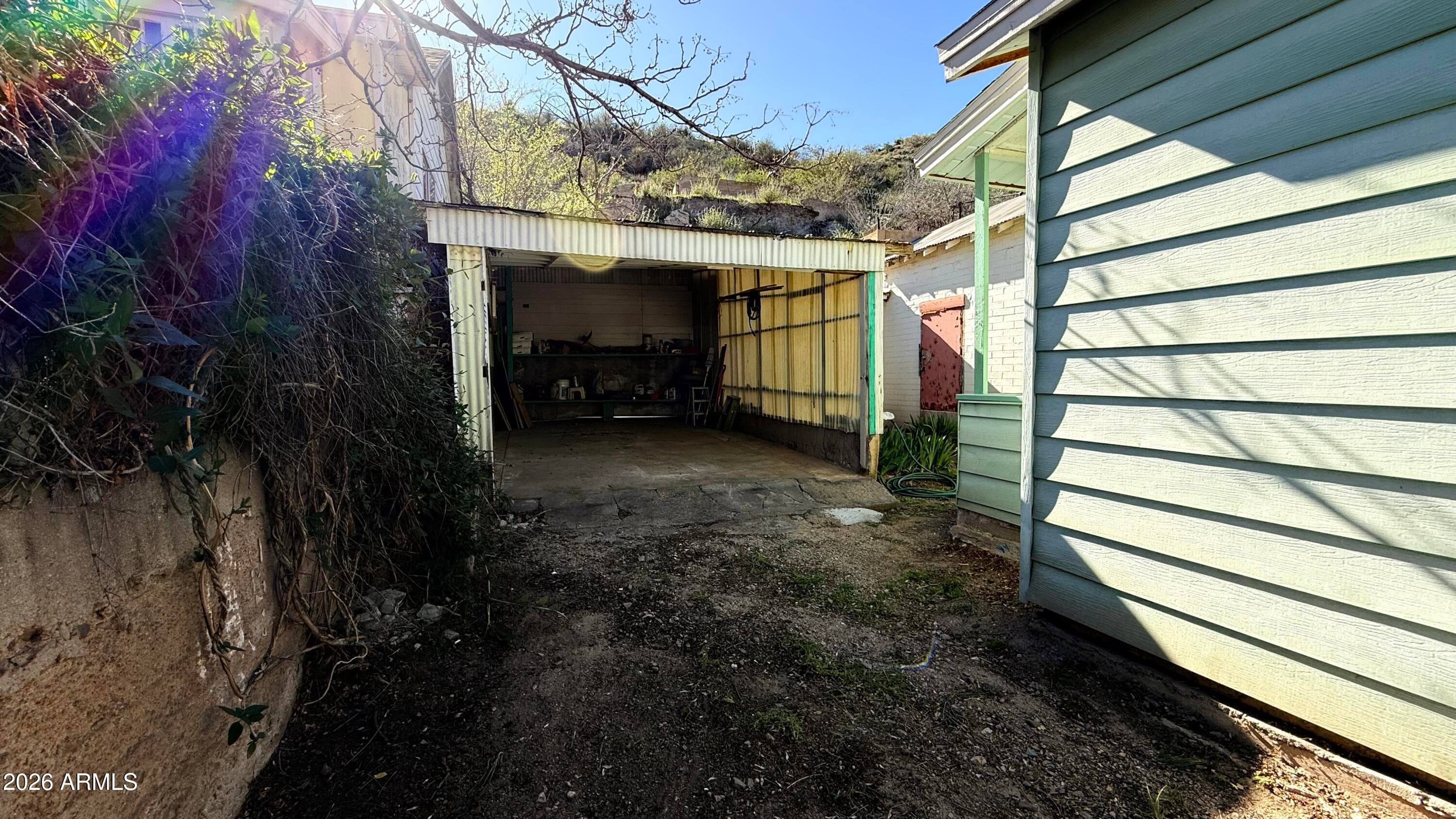 264 N CHISHOLM AVE - Photo 4