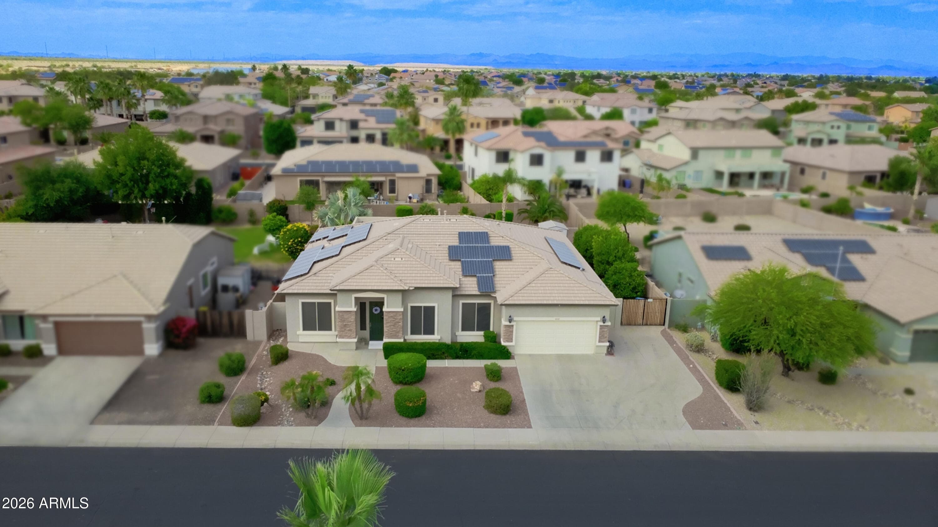 18436 W BANFF LN - Photo 2
