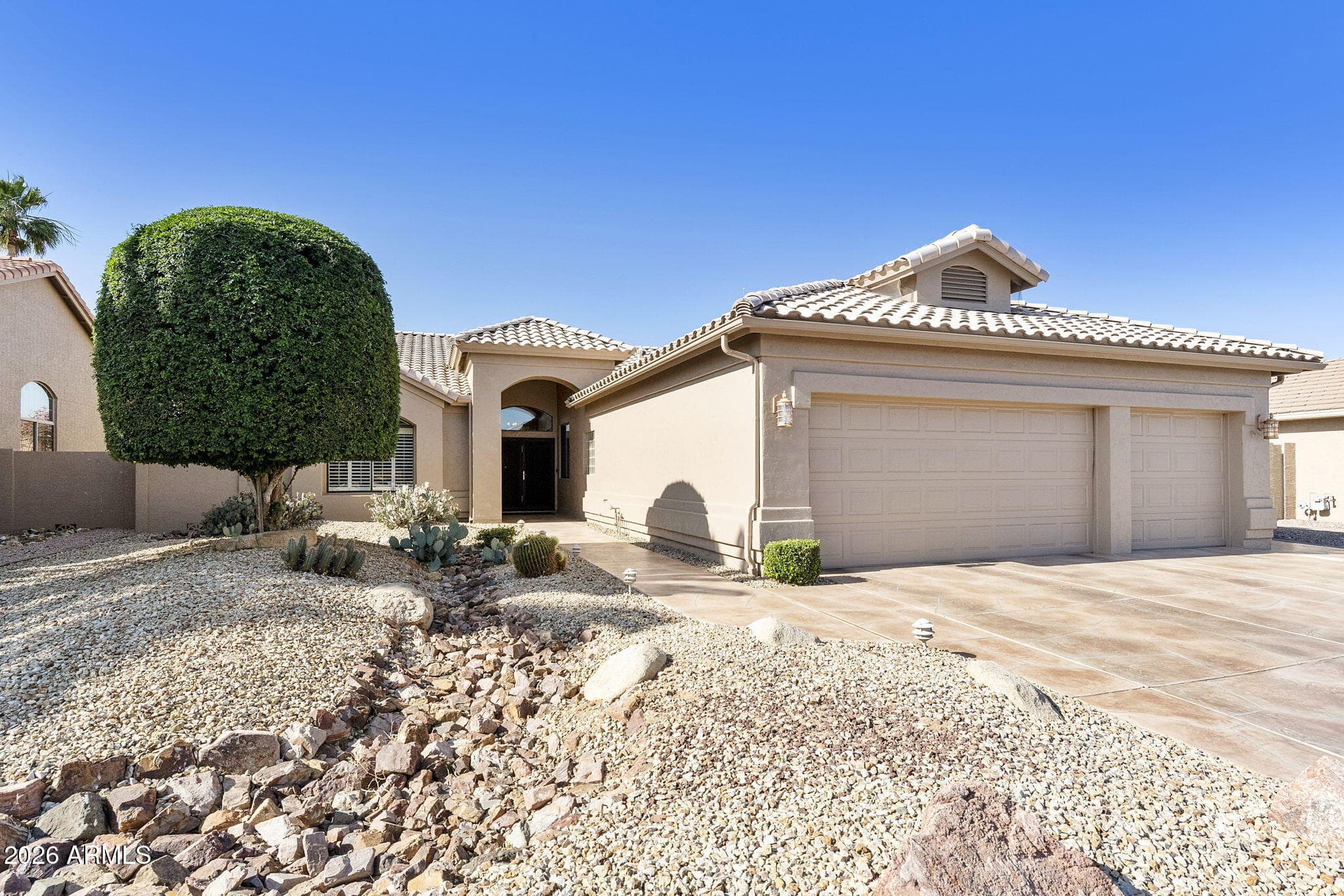 10215 E ARROWVALE DR - Photo 1
