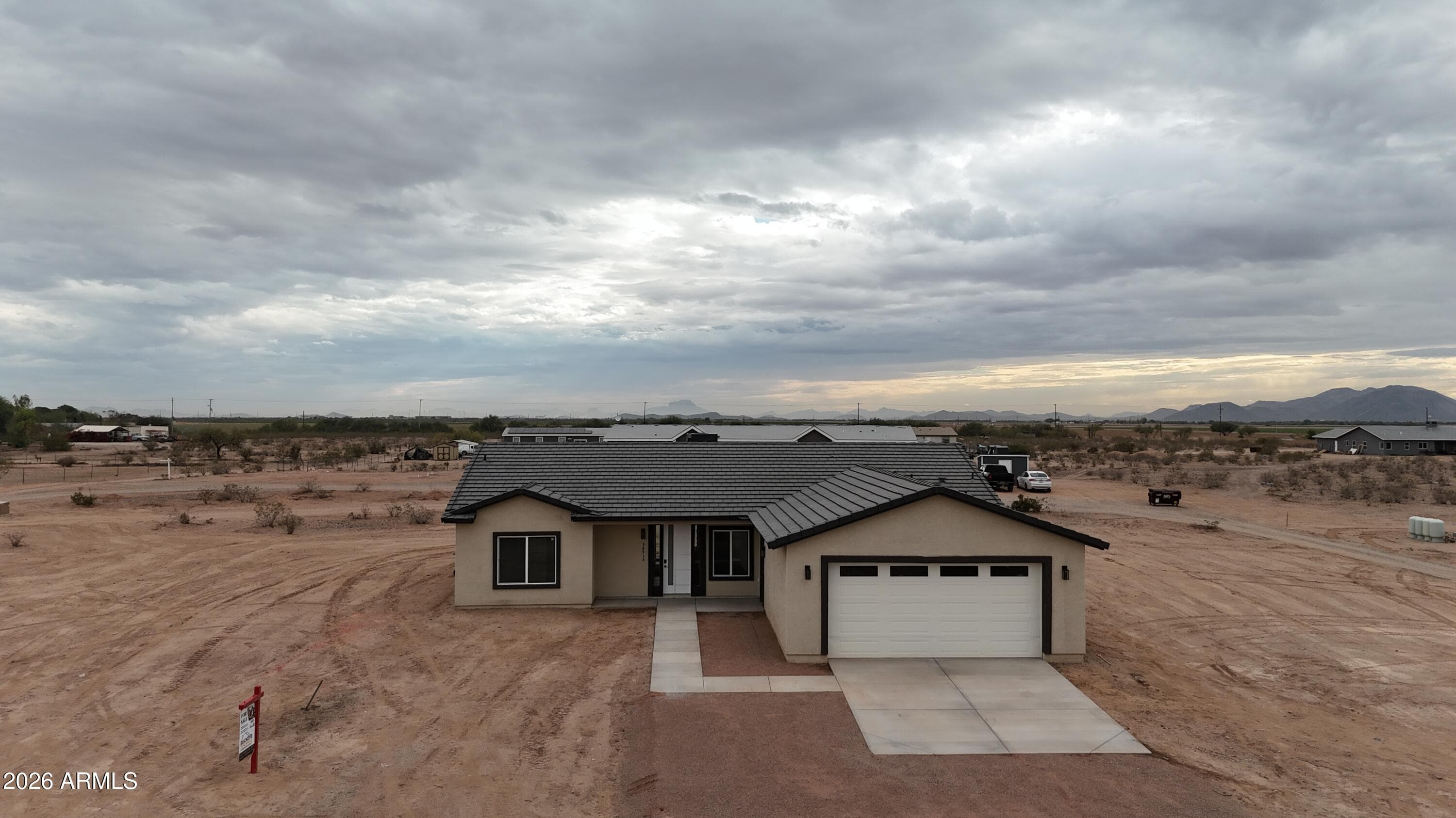 38545 W Montebello Ave — photo 2