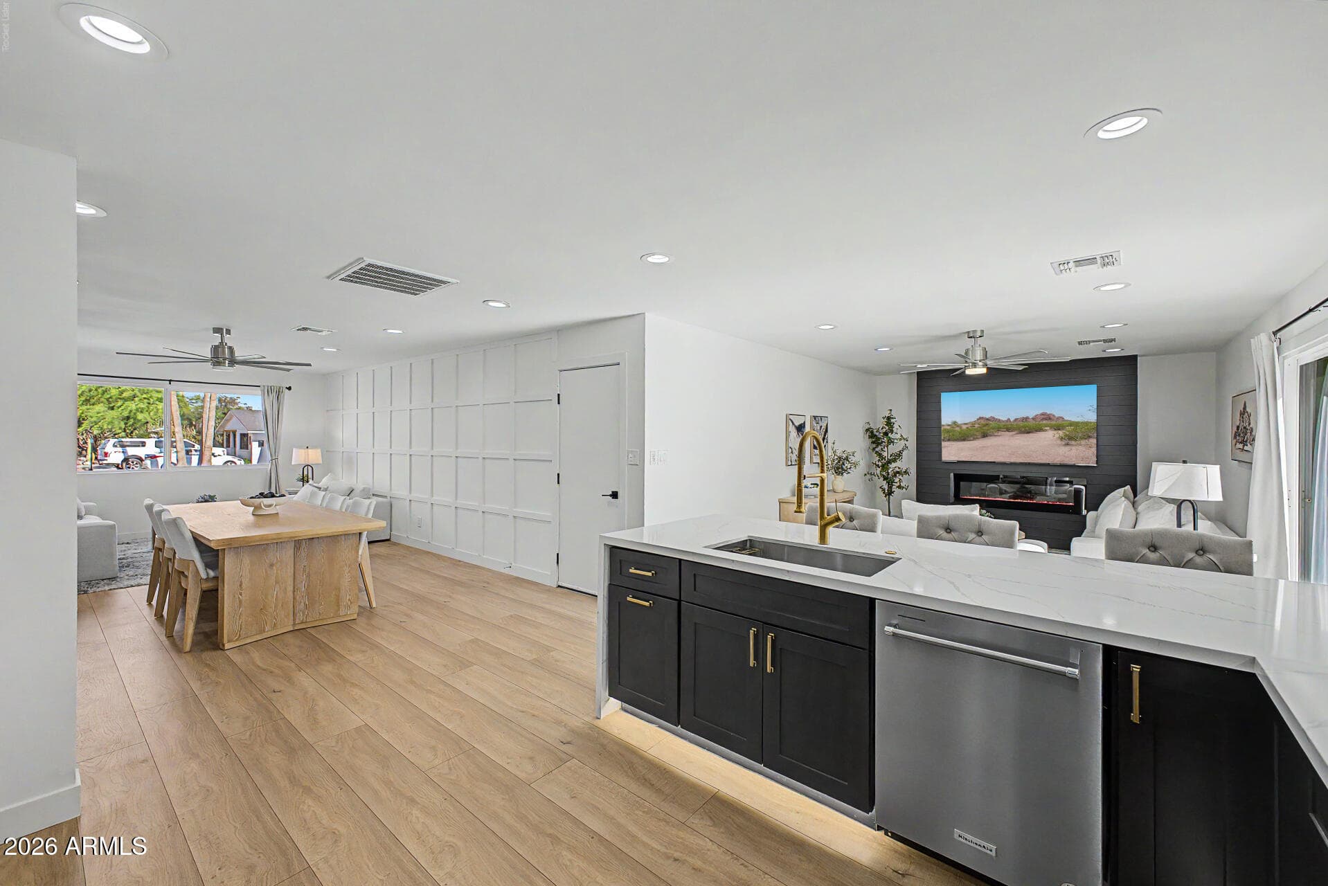 1836 N Mcallister Ave — photo 2