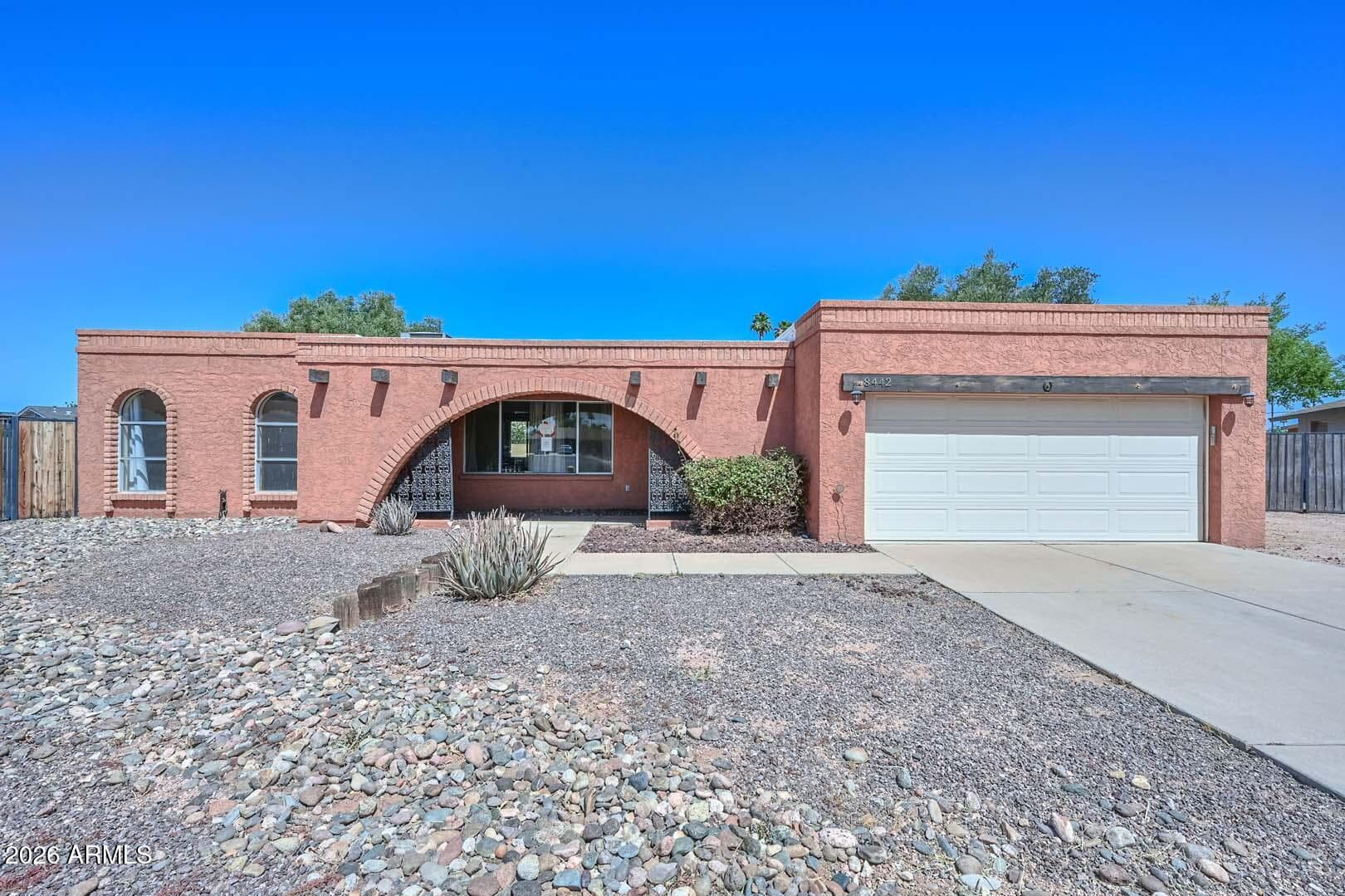 8442 N 48th Dr — photo 2