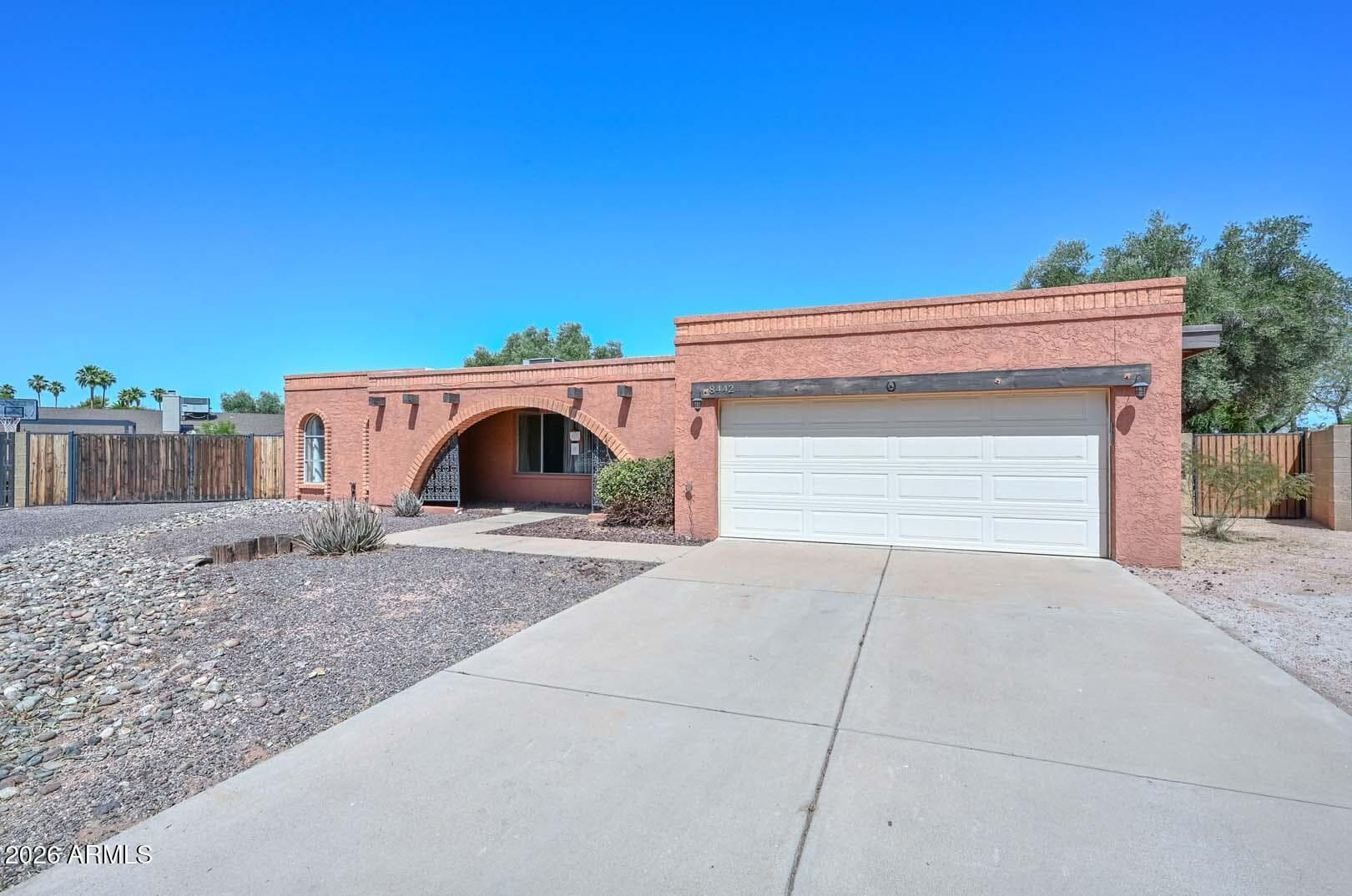 8442 N 48th Dr — photo 1
