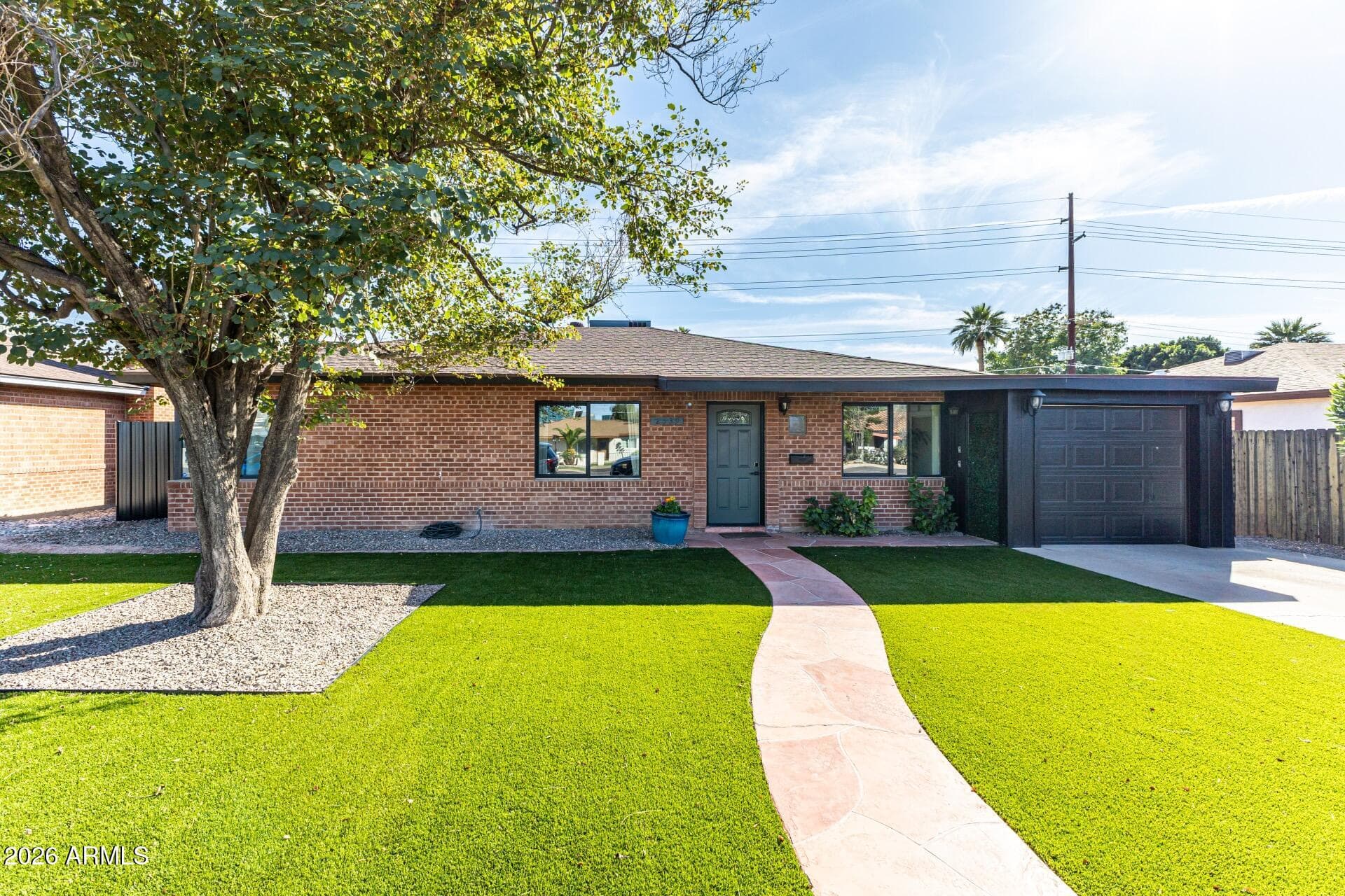 2539 E Campbell Ave — photo 1