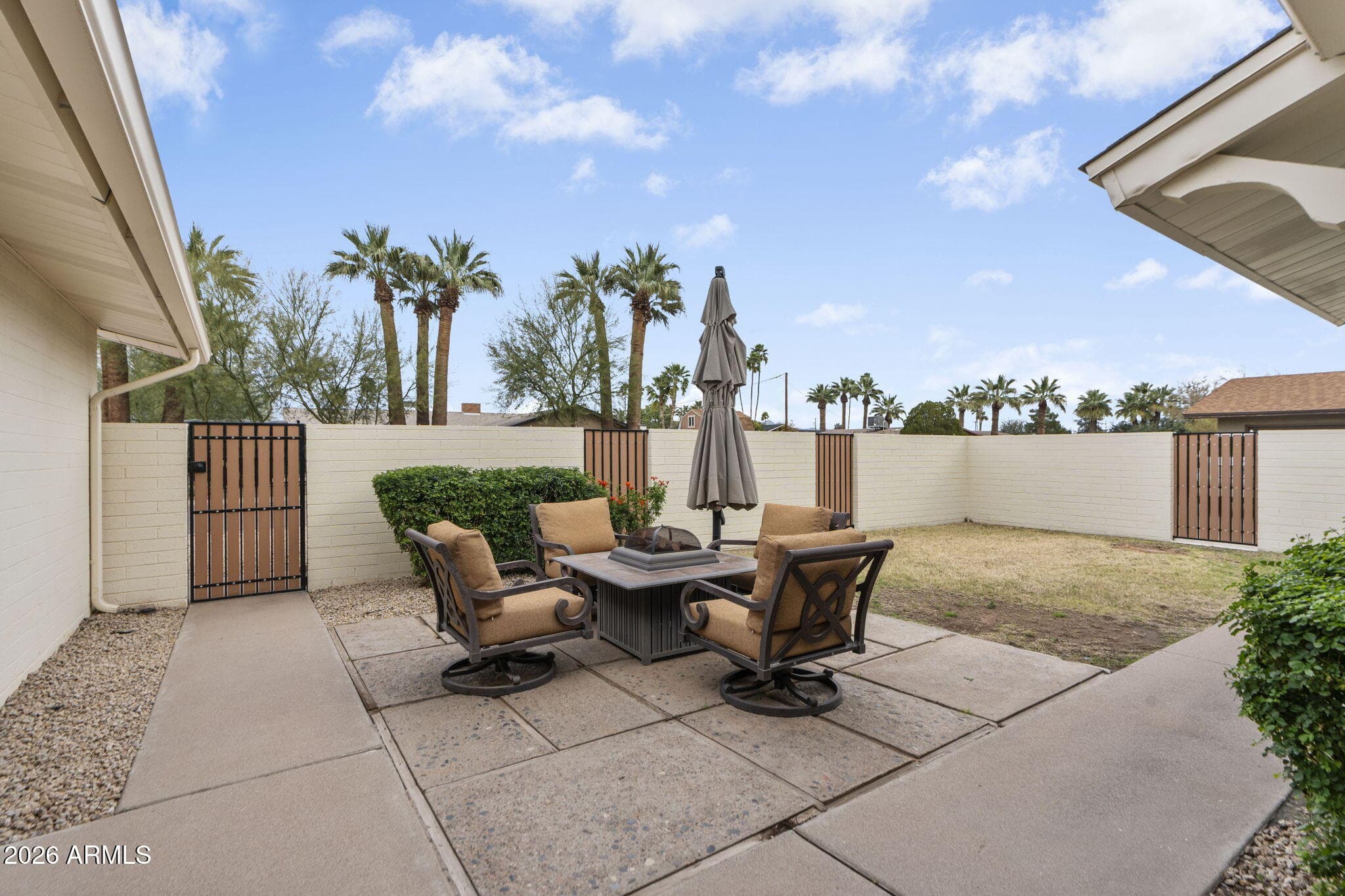 8619 E Lincoln Dr — photo 2