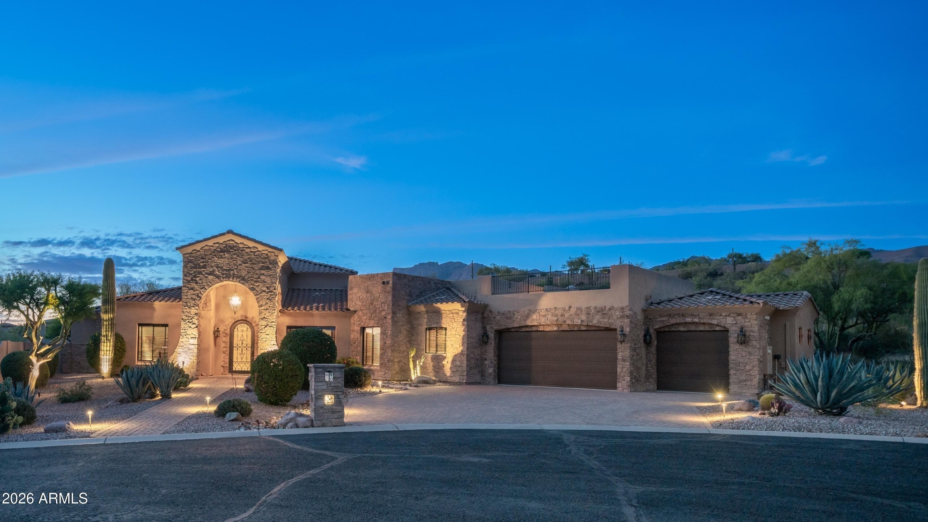 8920 E Quail Cove Ln — photo 1