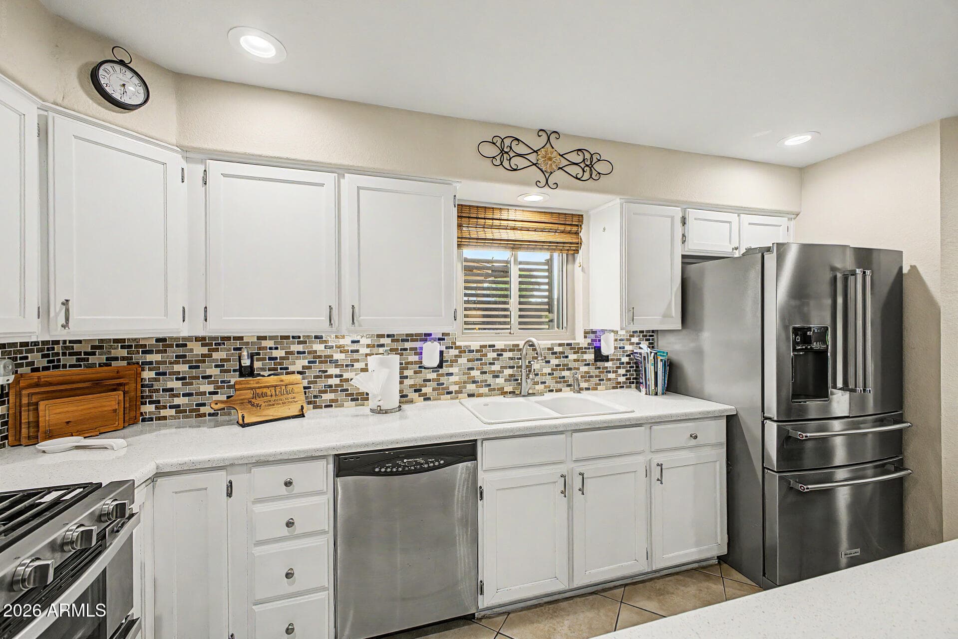 6612 N 90TH AVE - Photo 5