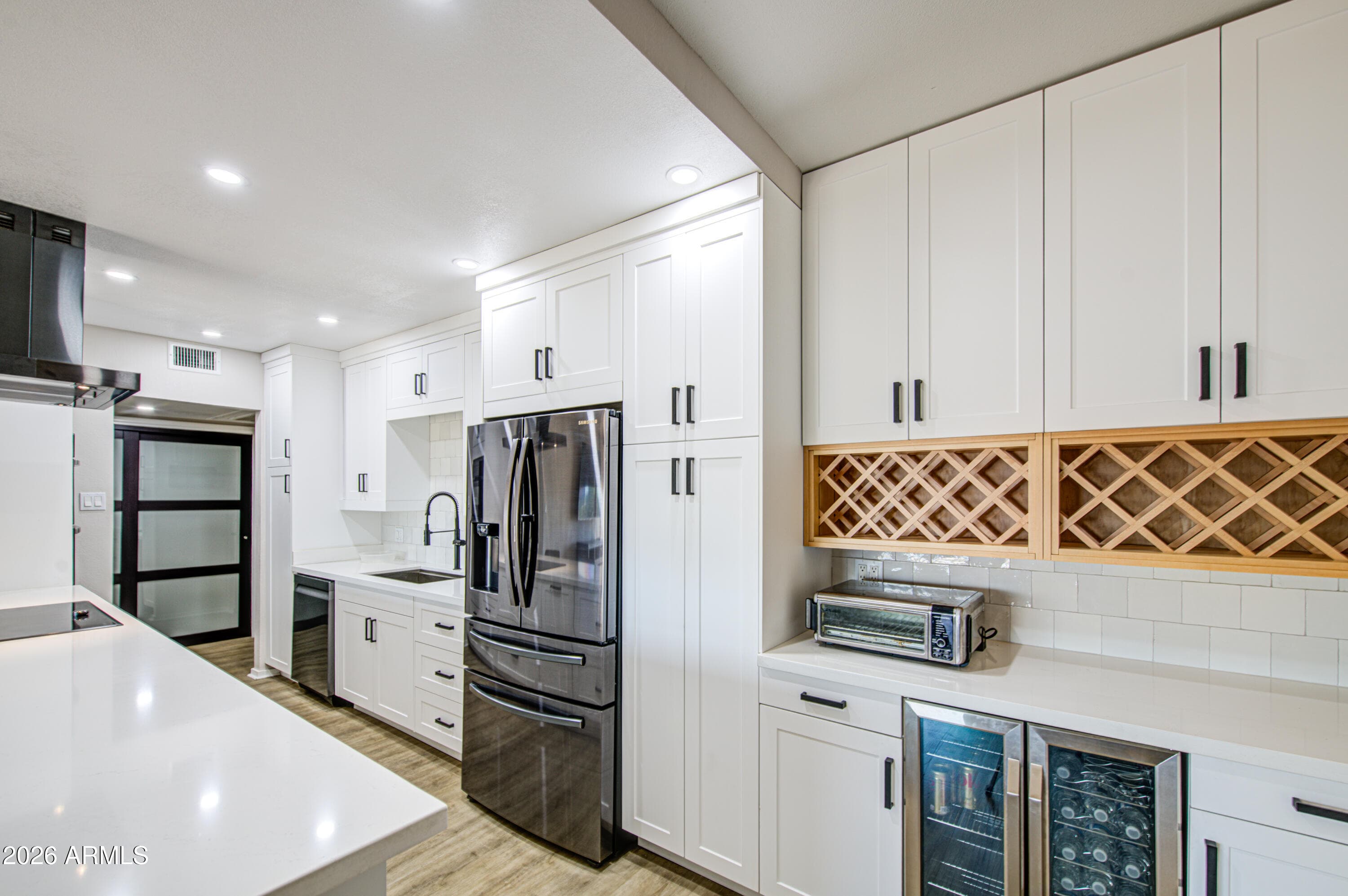 207 W Clarendon Ave 14A — photo 1