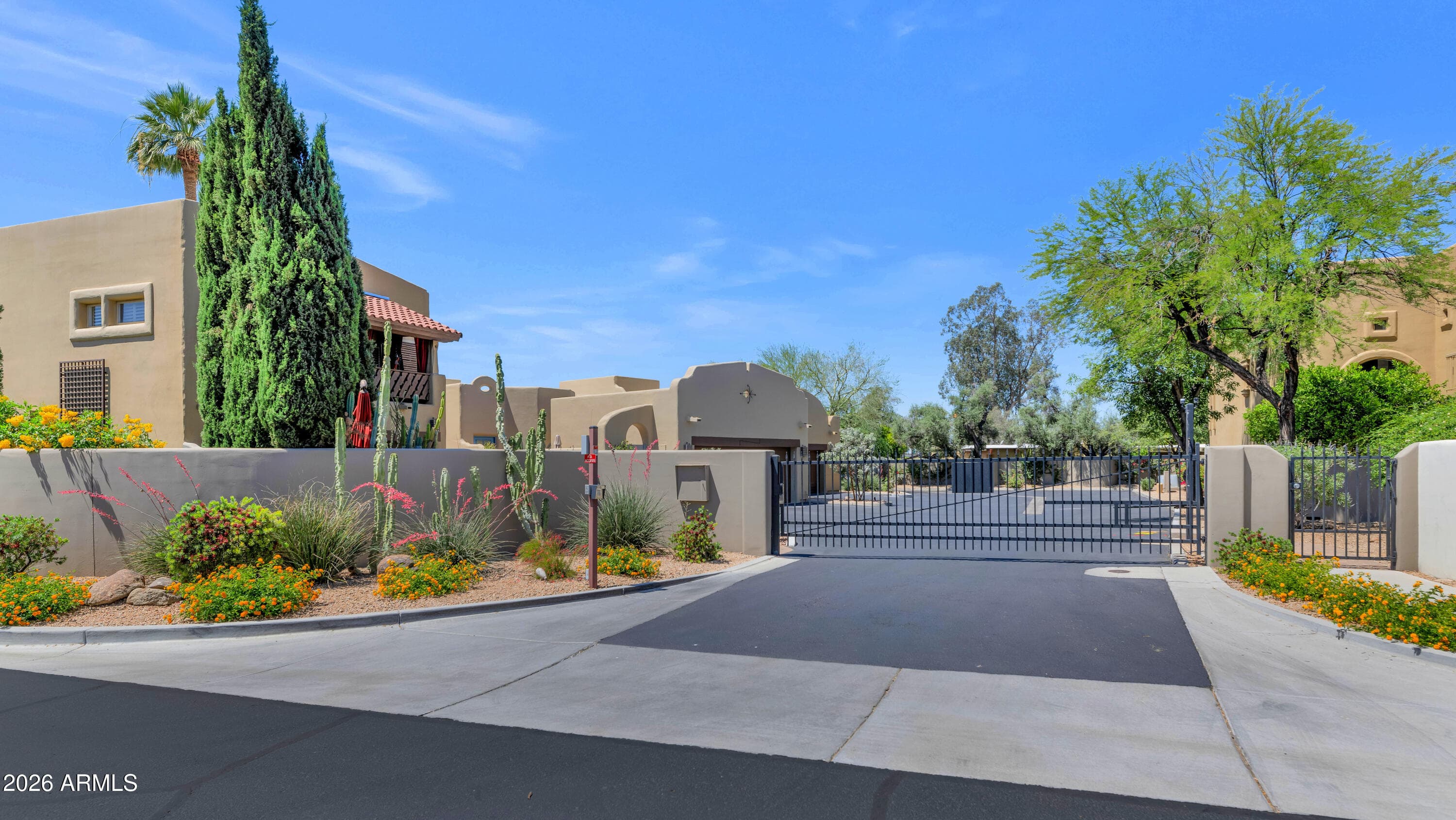 3302 E CAMPBELL AVE - Photo 2