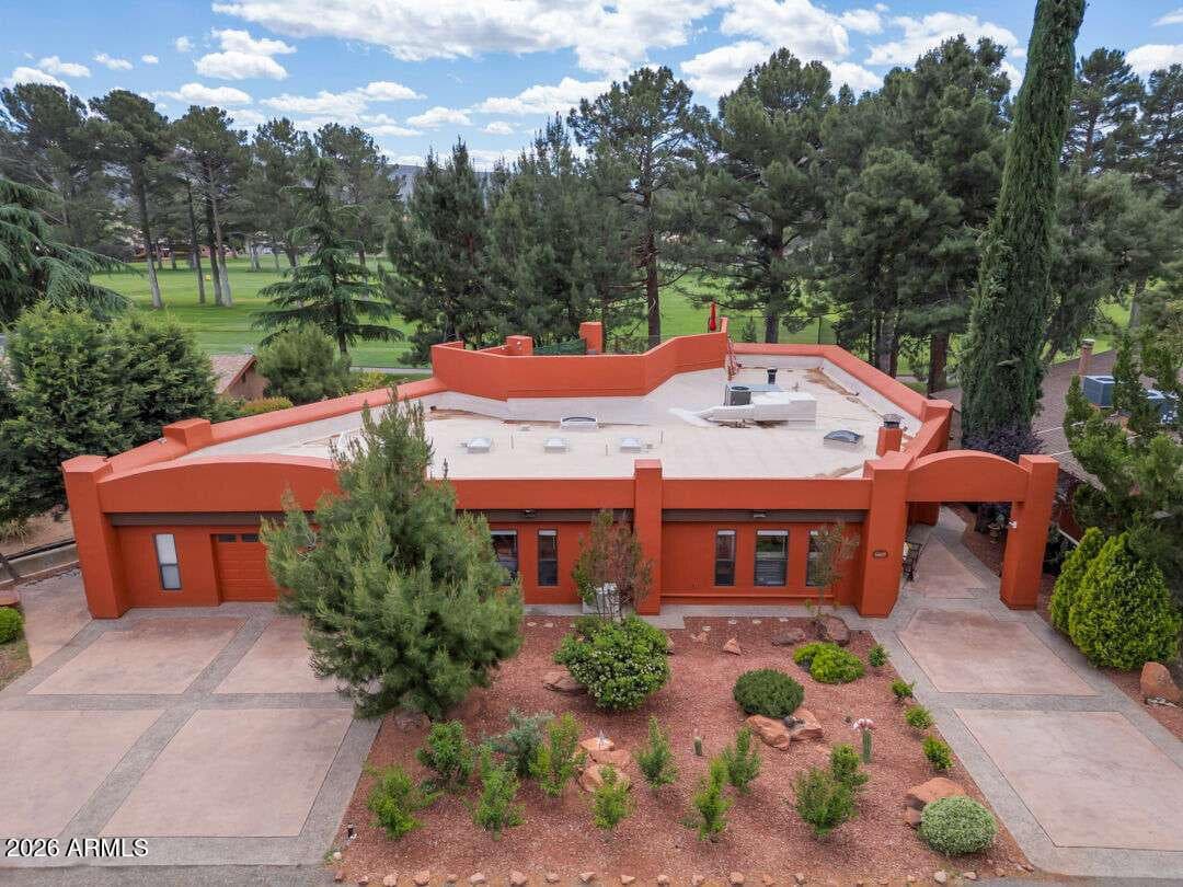 395 Fairway Oaks Dr — photo 1