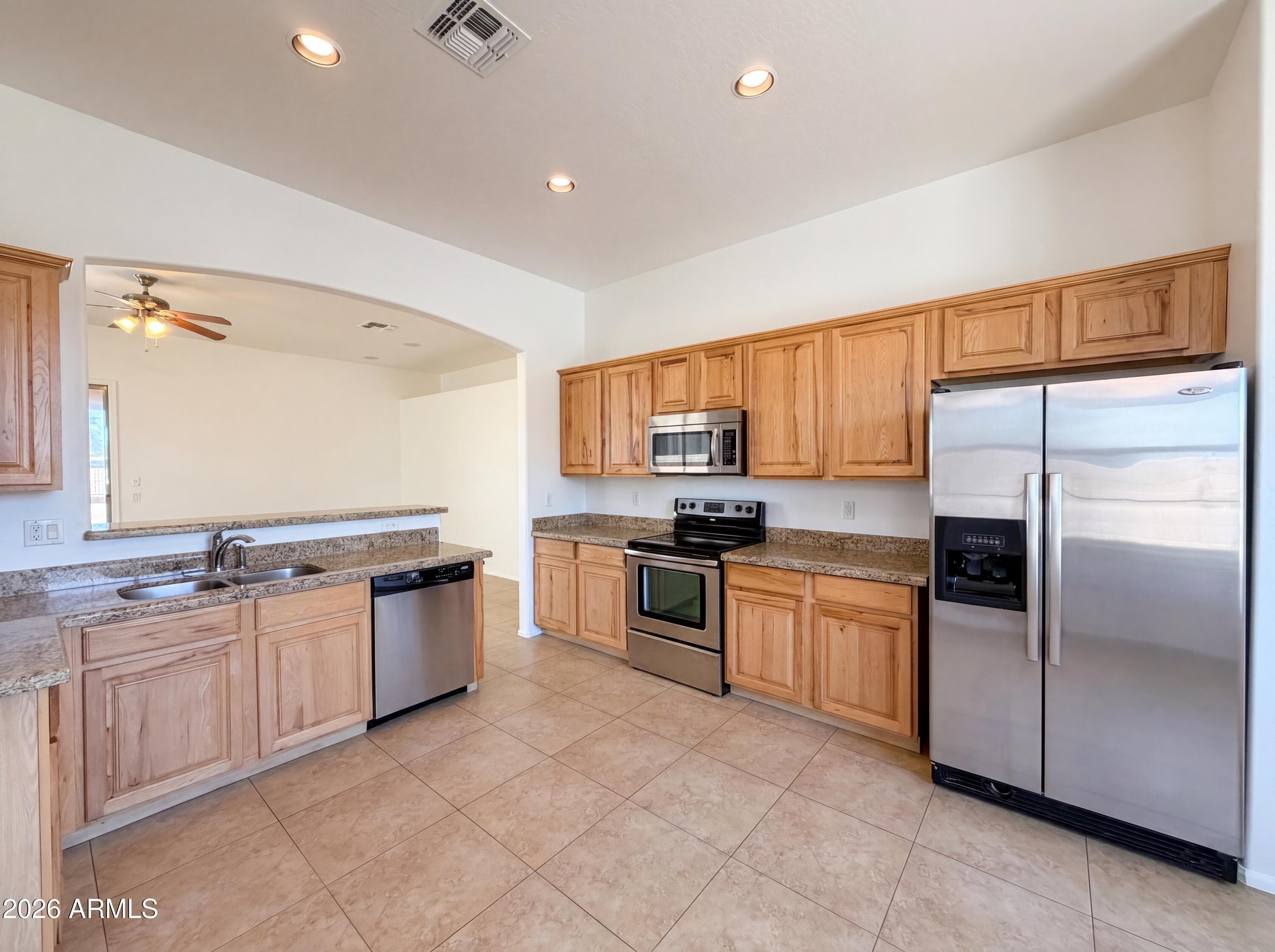 6223 S Cottonfields Ln — photo 2