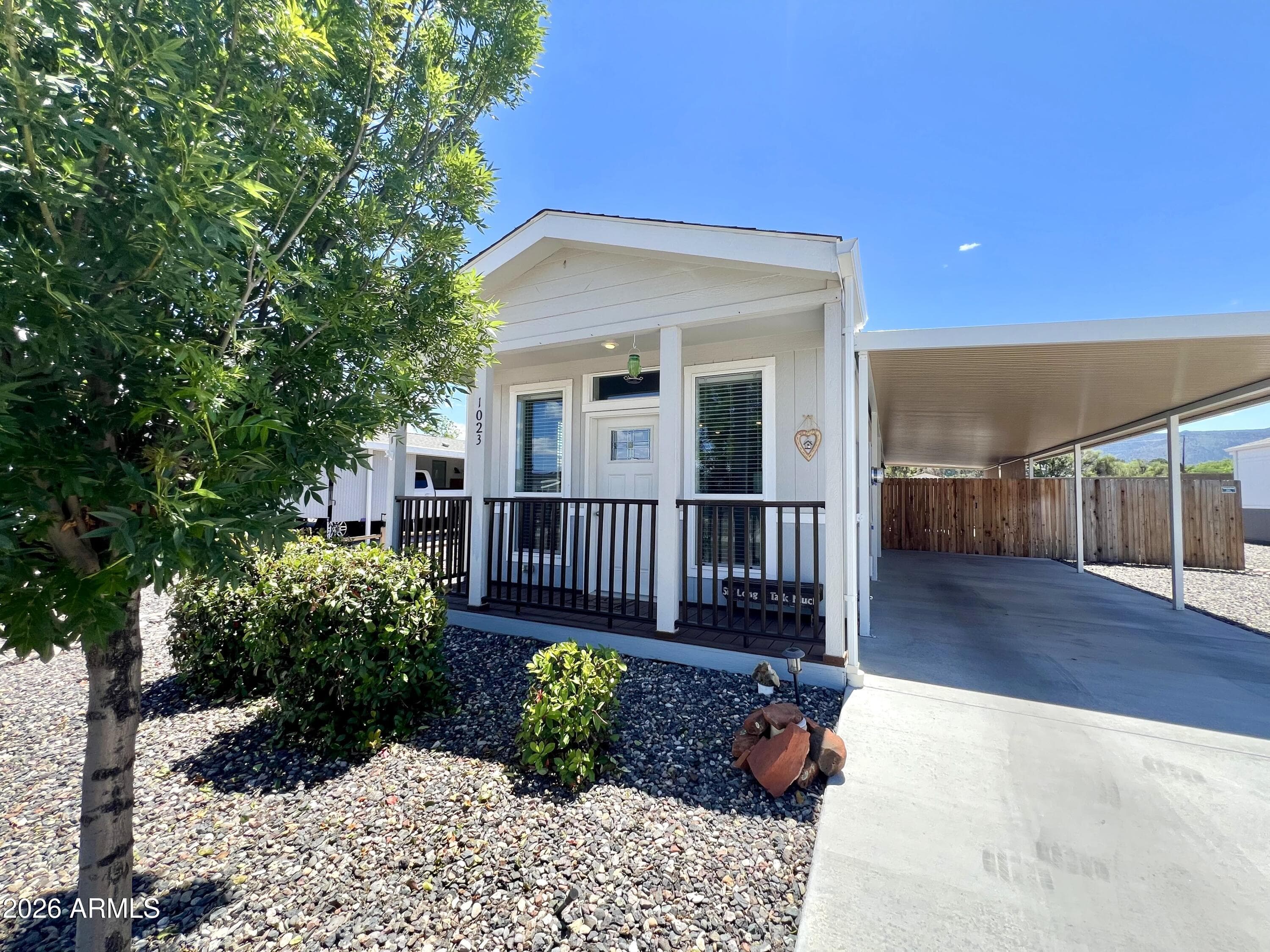 1023 W Thorton Rd — photo 1