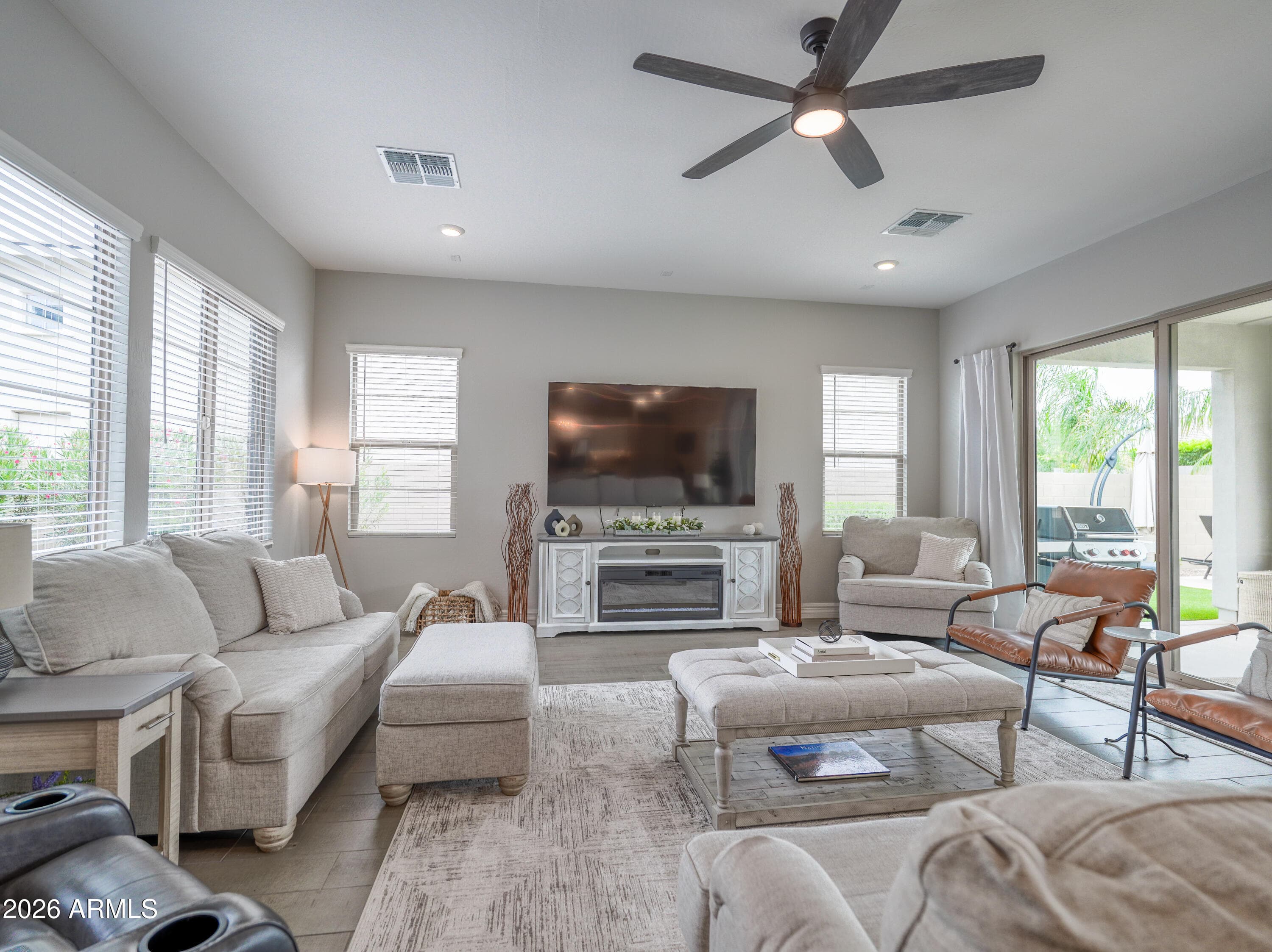 22753 E NIGHTINGALE RD - Photo 4