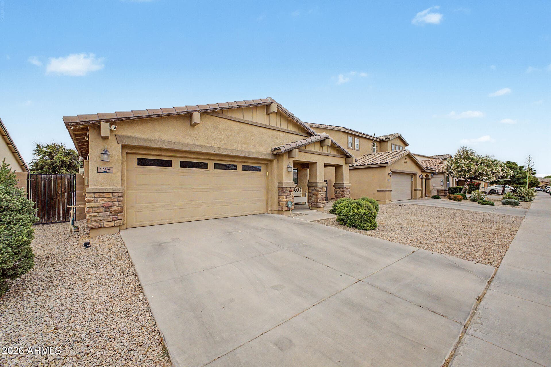 1384 E Mayfield Dr — photo 1