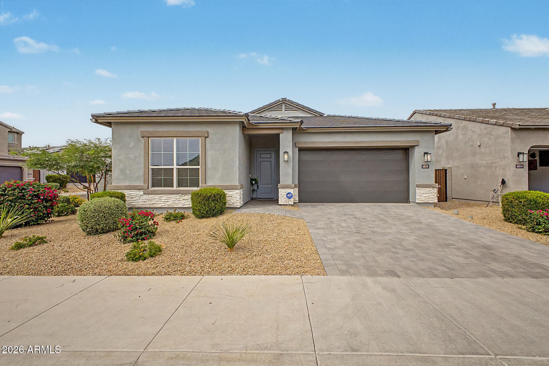 6010 E QUAIL AVE - Photo 1